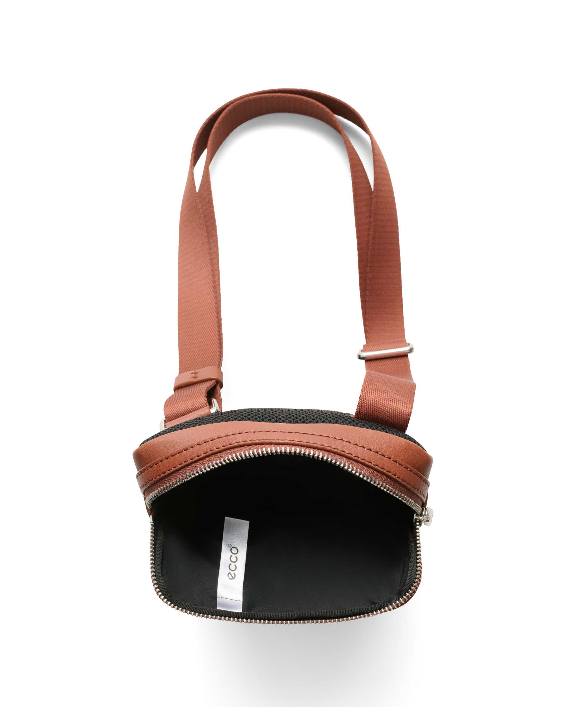 ECCO Flat Pouch City Crossbody レザーショルダーバッグ | ブラウン ECCO Flat Pouch City Crossbody レザーショルダーバッグ | ブラウン