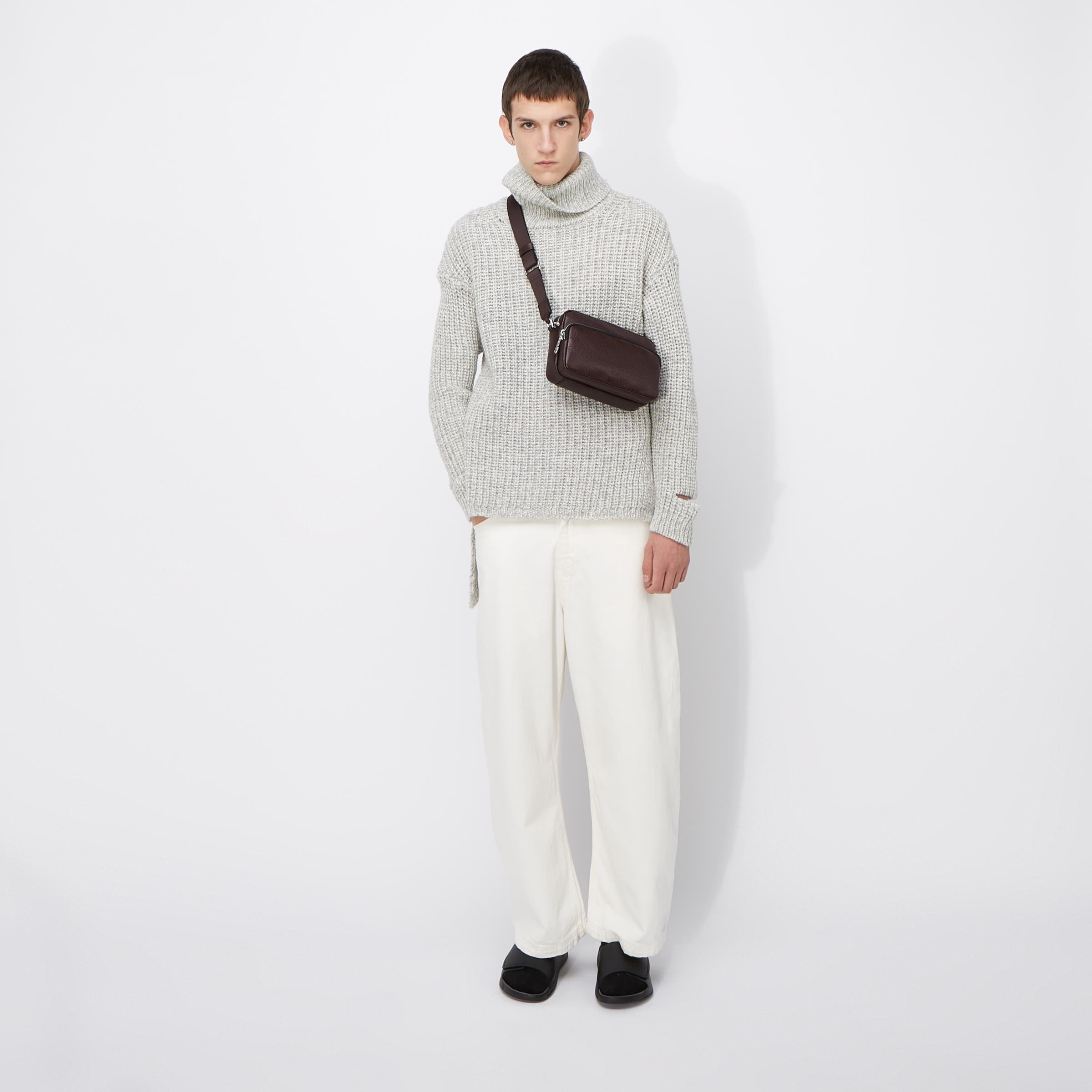 ECCO® Camera Bag Leather Camera Bag - Brown - Modelshot-1