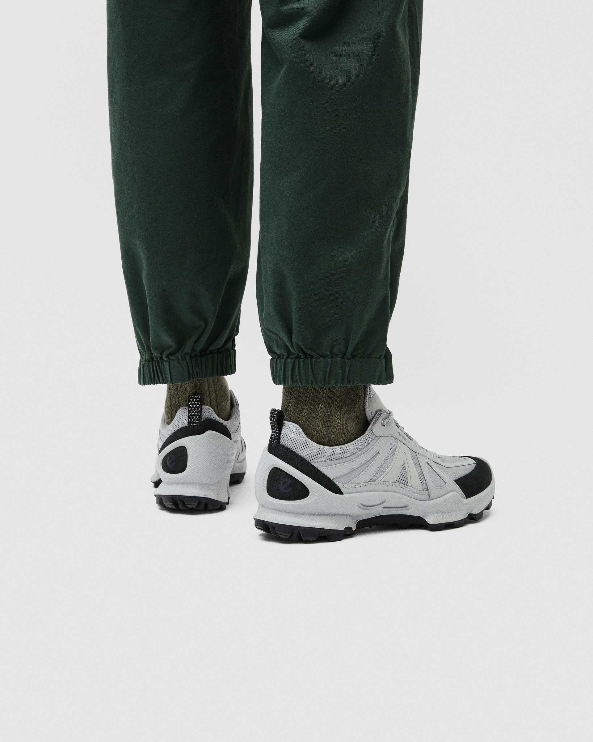 ECCO® BIOM C-TRAIL Gore-Tex sneaker i tekstil til herrer - Grå - Lifestyle image-1