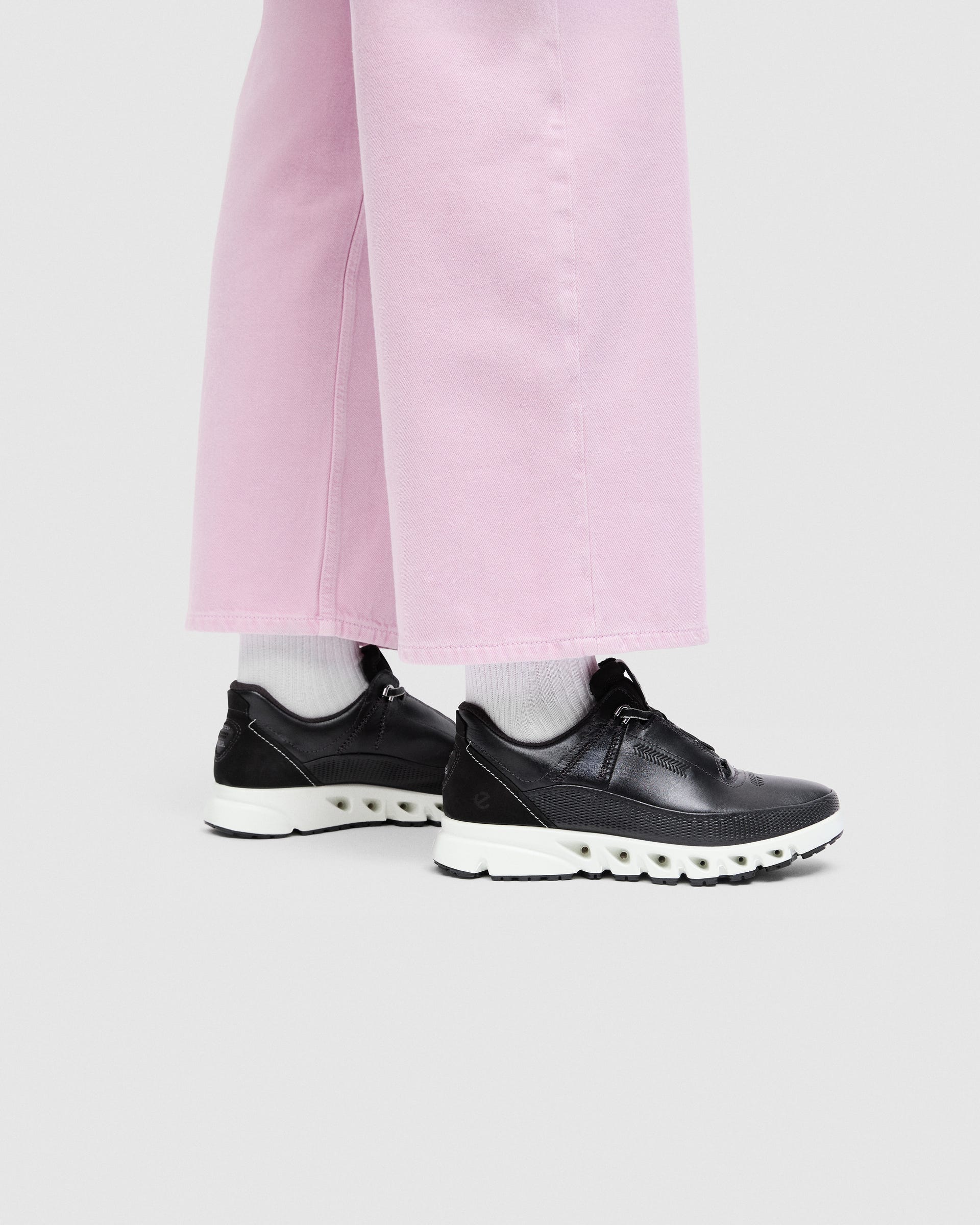 Ženski Gore-Tex usnjeni športni čevlji ECCO® MULTI-VENT - Črna - Outside