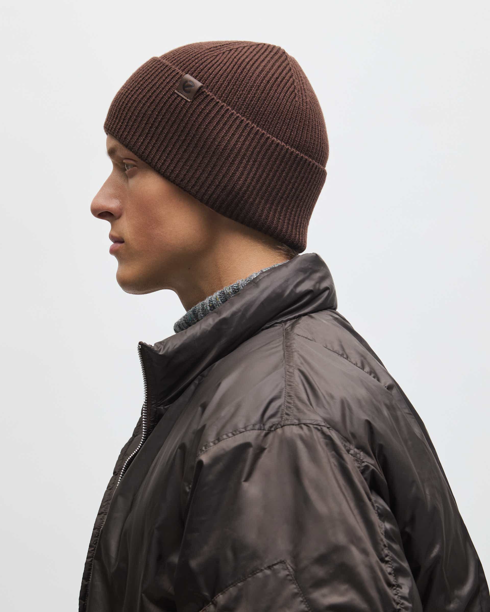 ECCO® Beanie Mössa herr - Brun - Lifestyle image-1