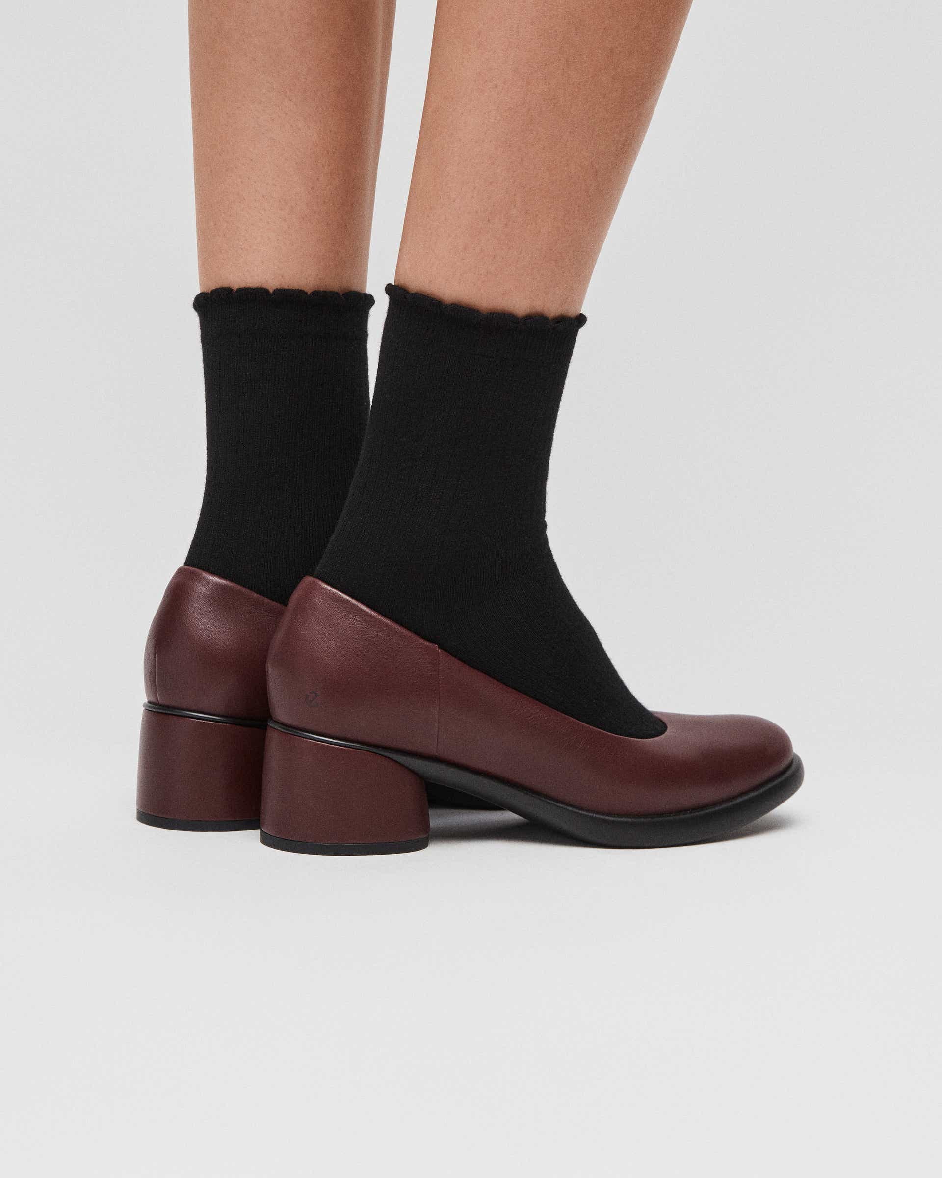ECCO Sculpted LX 35 ウィメンズ レザーブロックヒールパンプス - パープル - Lifestyle image-1