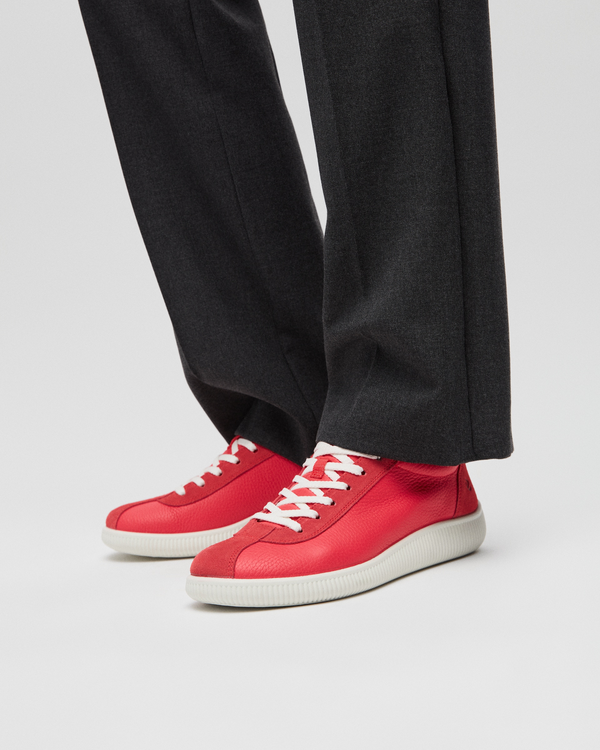 ECCO SOFT ZERO WOMEN'S SNEAKER - Red - Lifestyle image-1