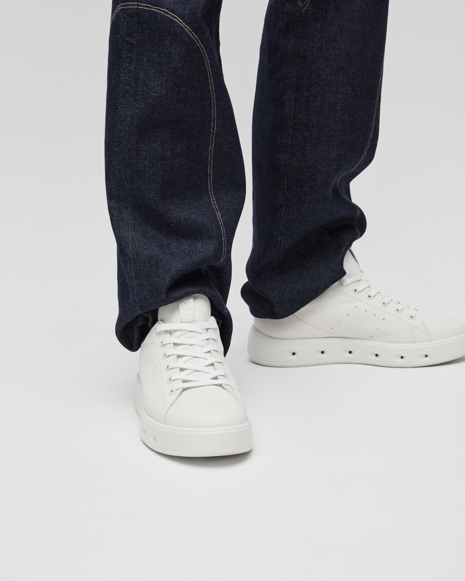 ECCO STREET 720 WOMEN'S SNEAKER - White - Lifestyle image-1