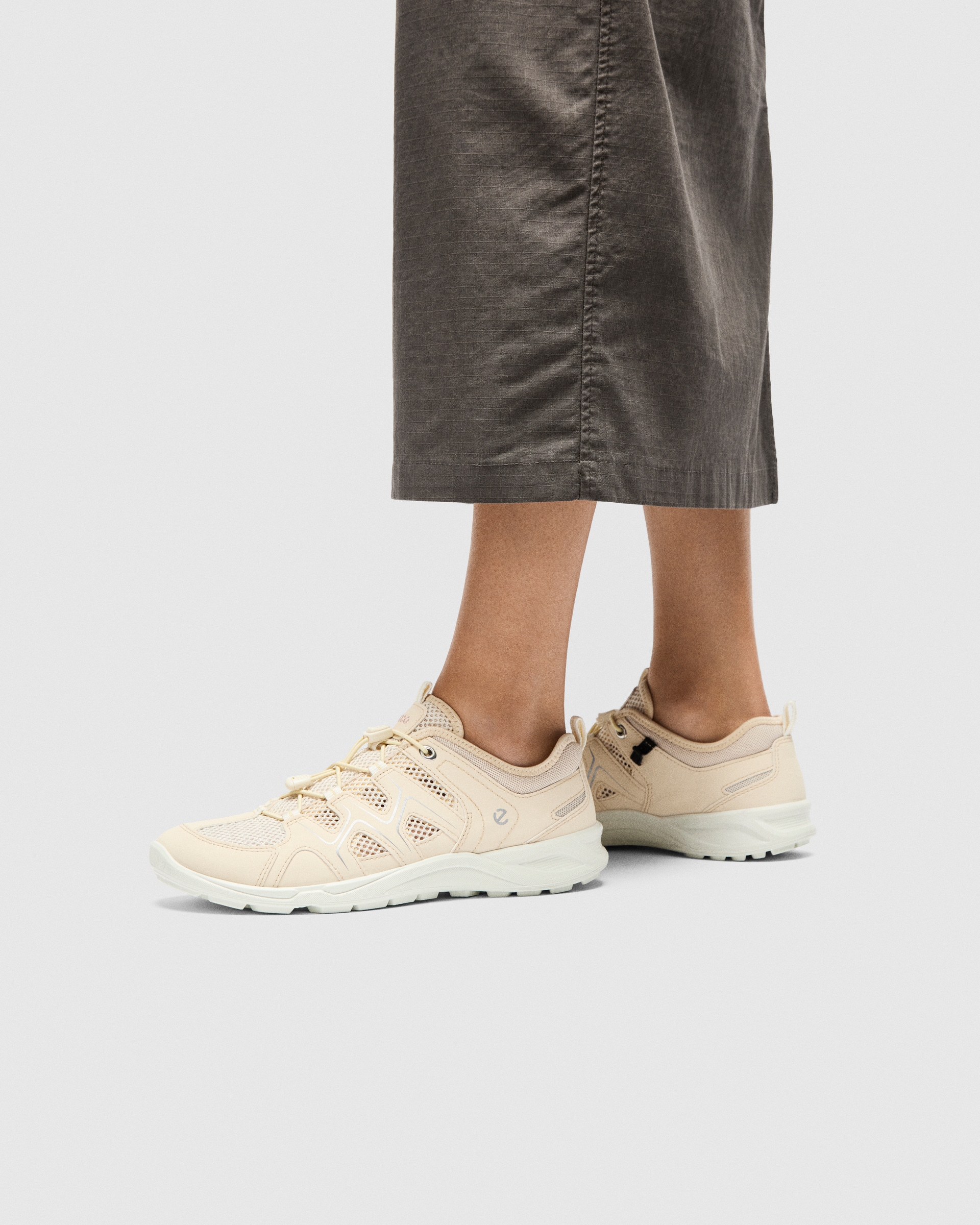ECCO® Terracruise LT ženske cipele za planinarenje - Bež - Lifestyle image-1