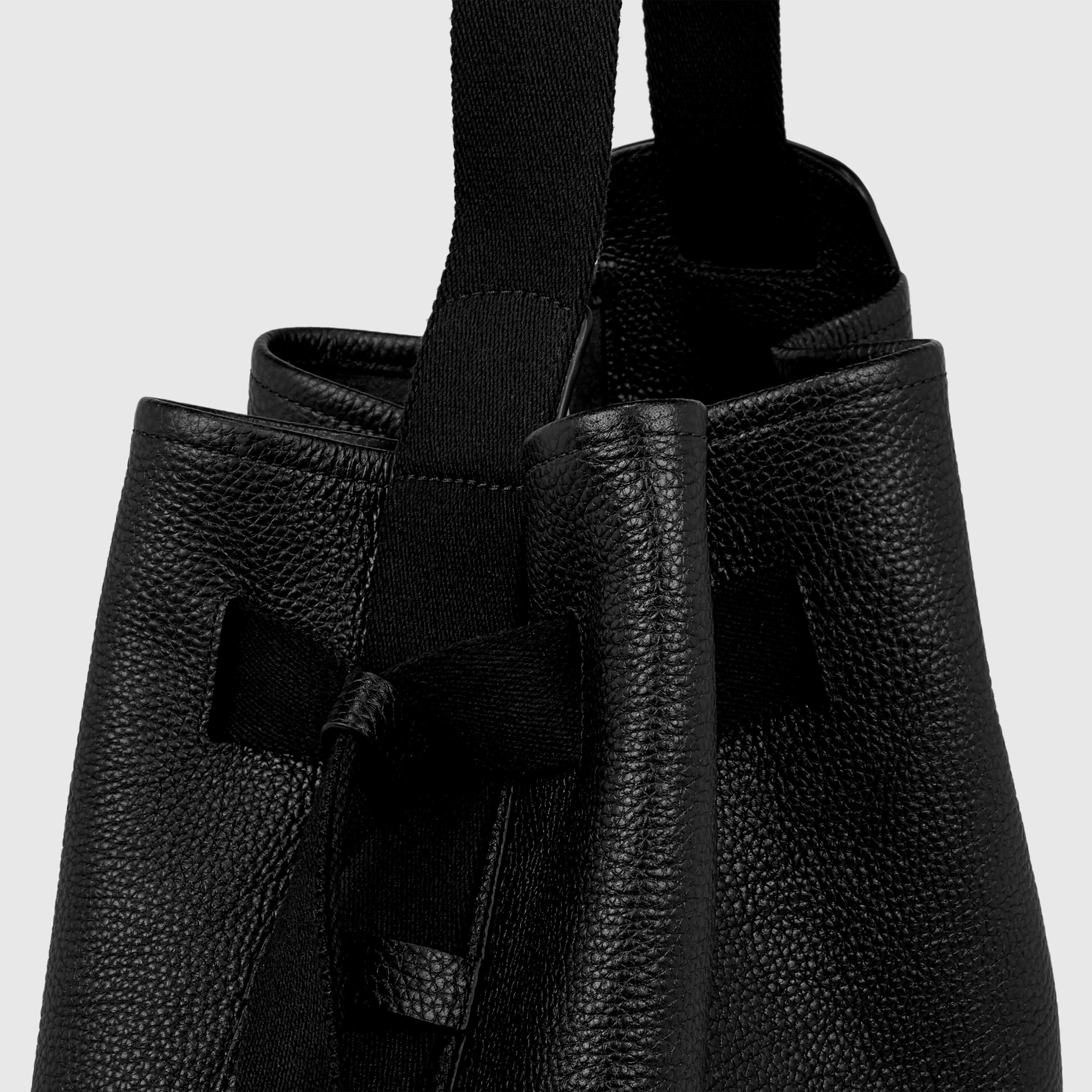 ECCO® Sail Leather Shoulder Bag - Black - Detail-1