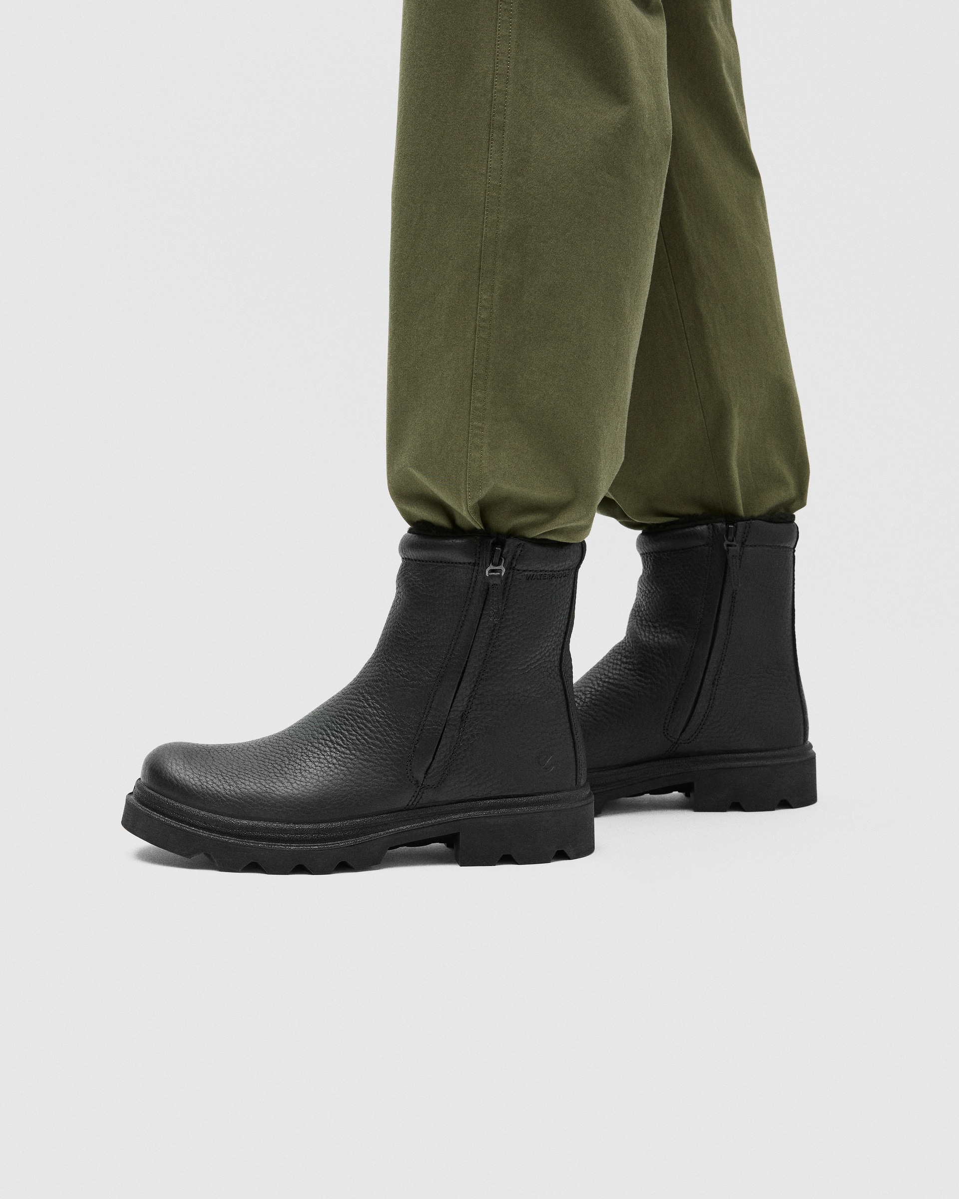 Botas impermeables de piel ECCO® Grainer para hombre - Negro - Lifestyle image-1