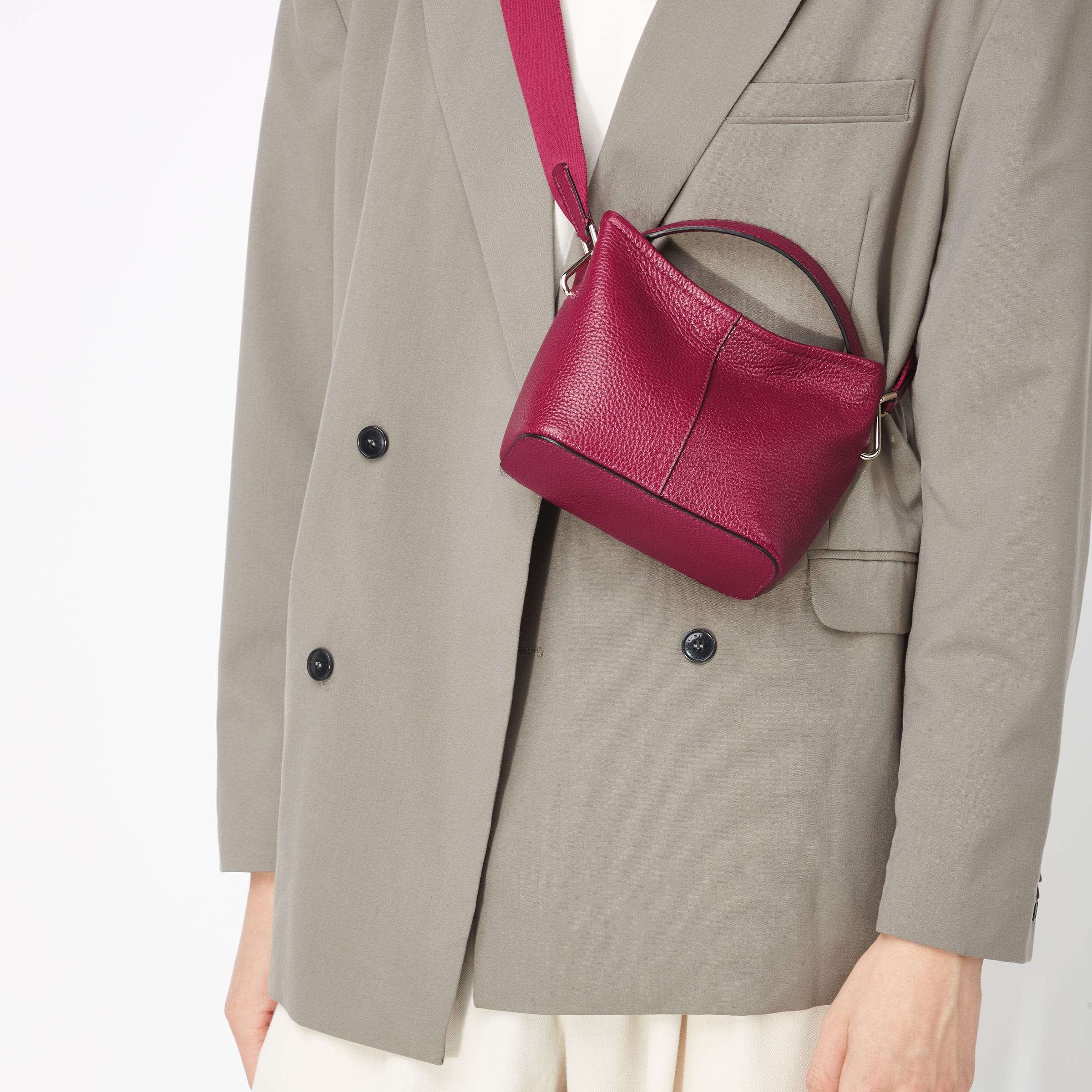 ECCO TAKEAWAY BAG CROSSBODY - Red - Modelshot-1