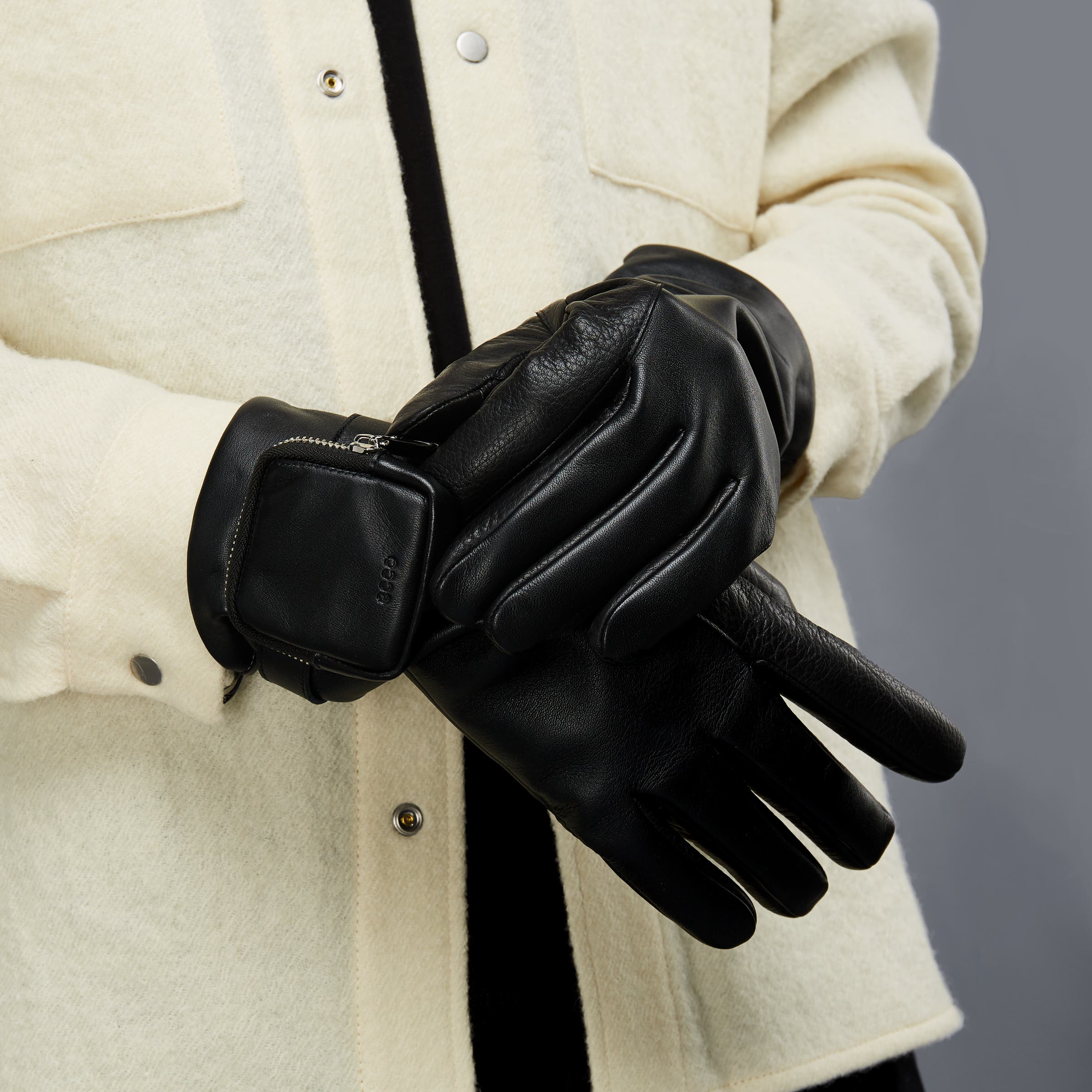 ECCO Mini Pouch Gloves メンズ レザーグローブ - ブラック - Modelshot-1