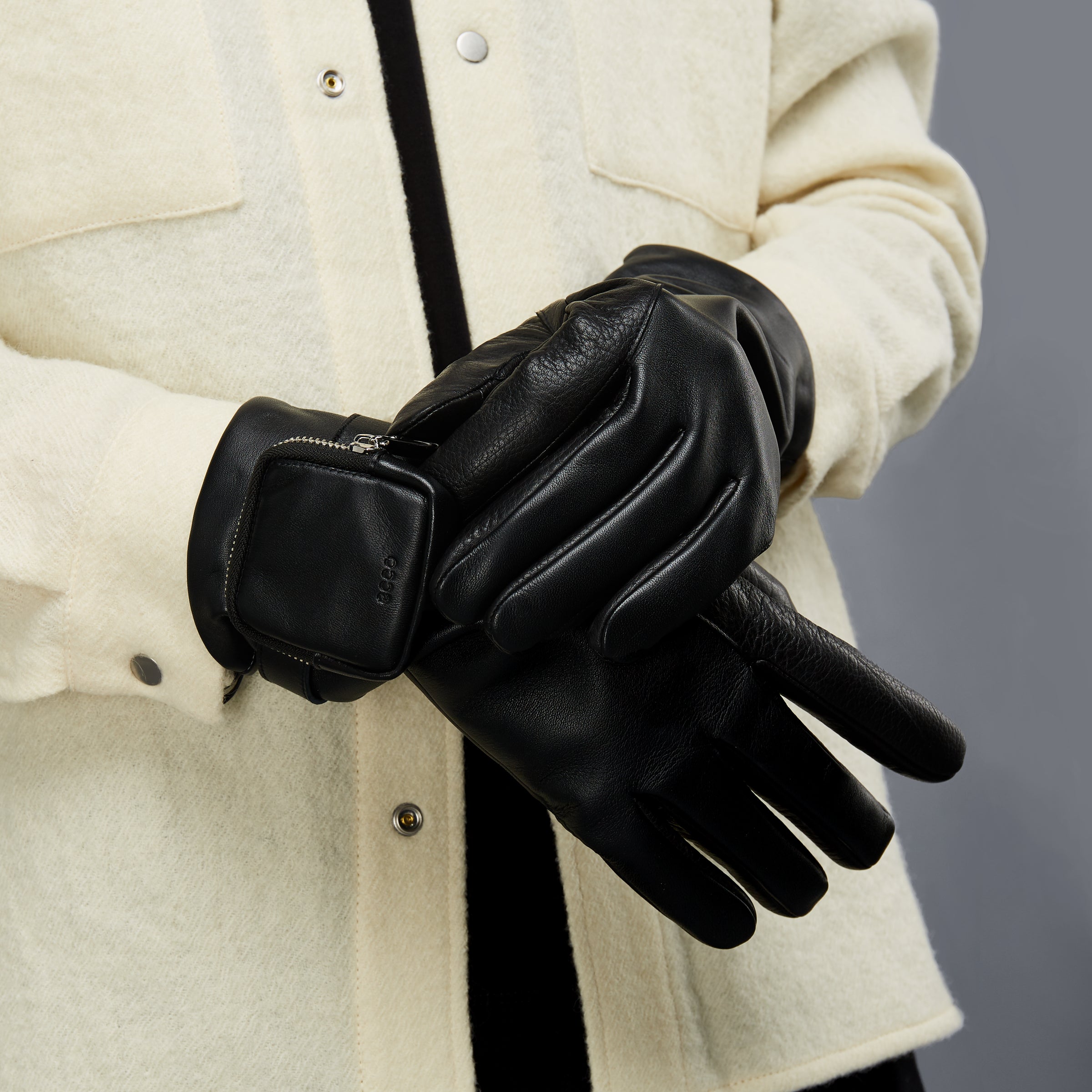 ECCO Mini Pouch Gloves メンズ レザーグローブ - ブラック - Modelshot-1