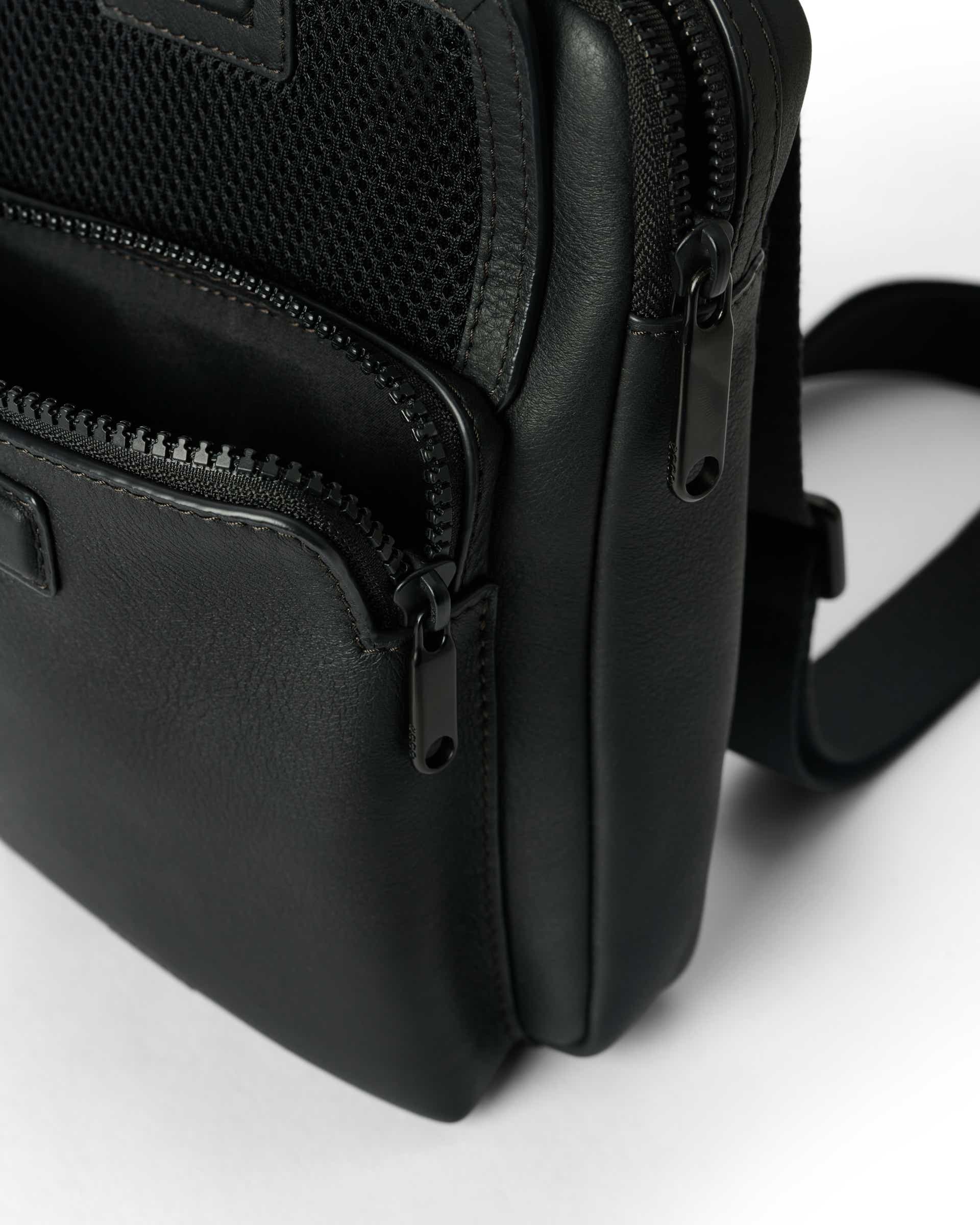 Skórzana torebka przez ramię ECCO® Flat Pouch - Czarny - Inside