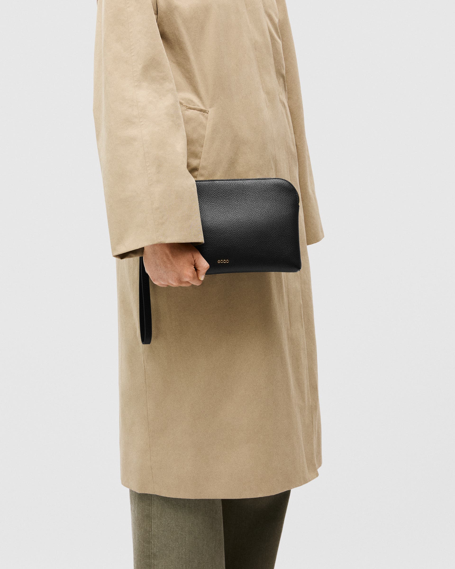 ECCO WRISTLET LARGE - Black - Lifestyle image-1