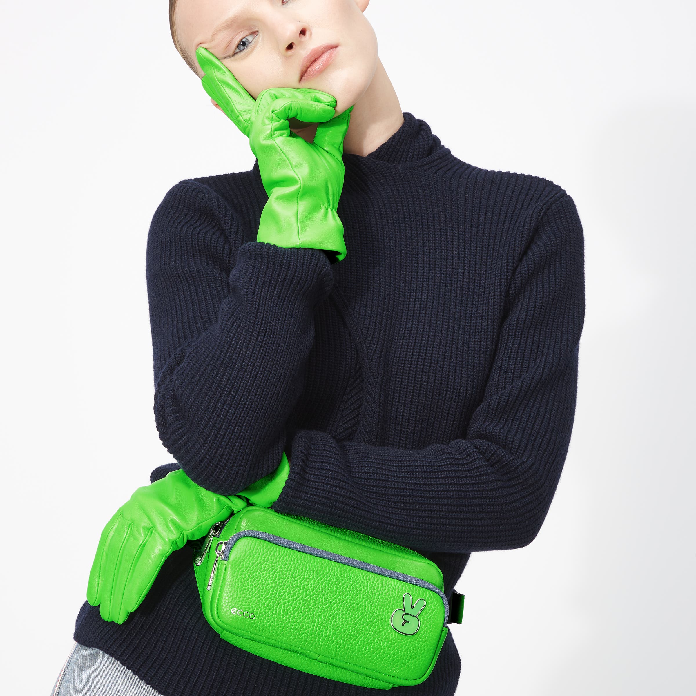 ECCO Waist Cool Sign レザーウエストバッグ - グリーン - Modelshot-1