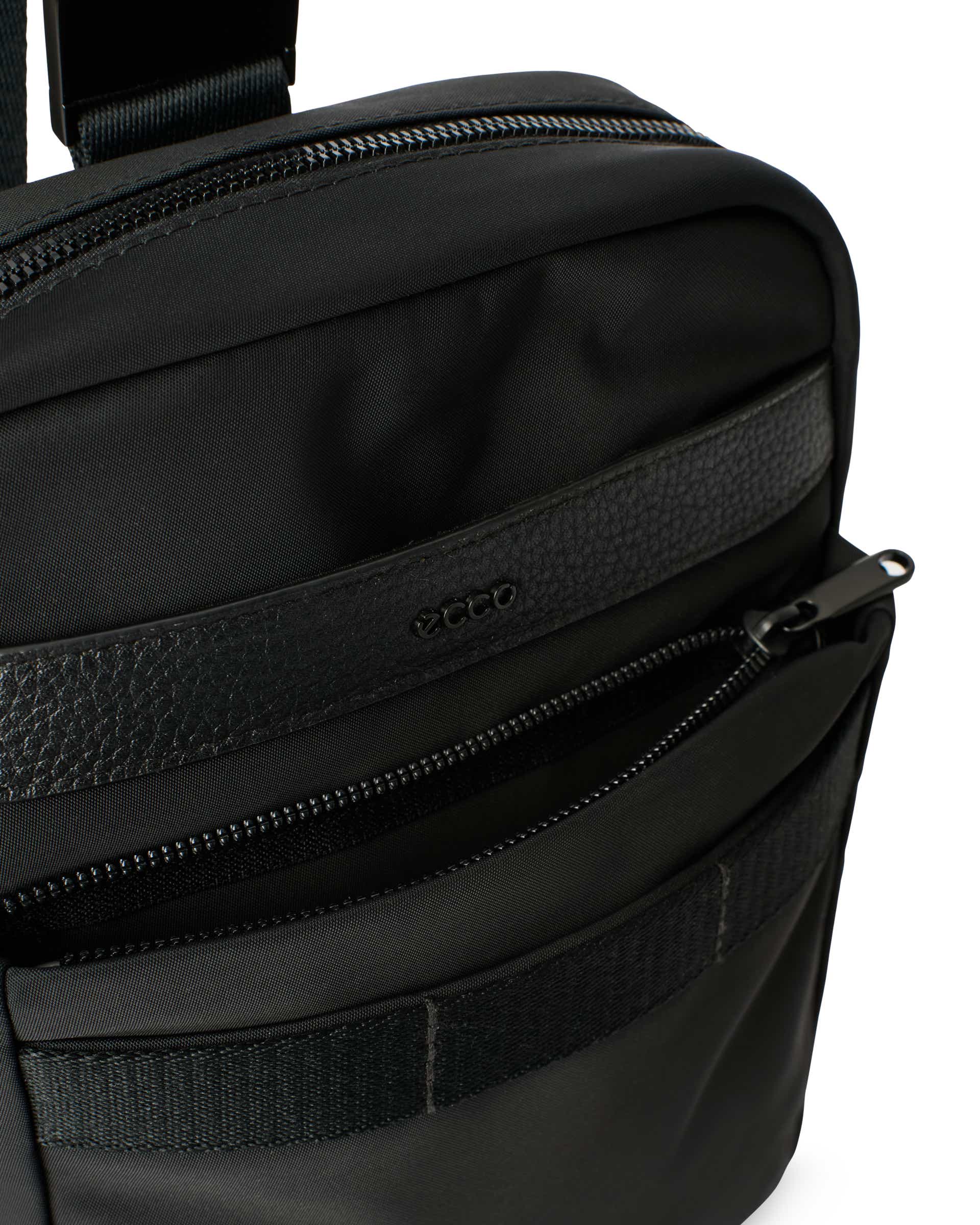 ECCO Voyager X Body Sling - Black - Detail-2