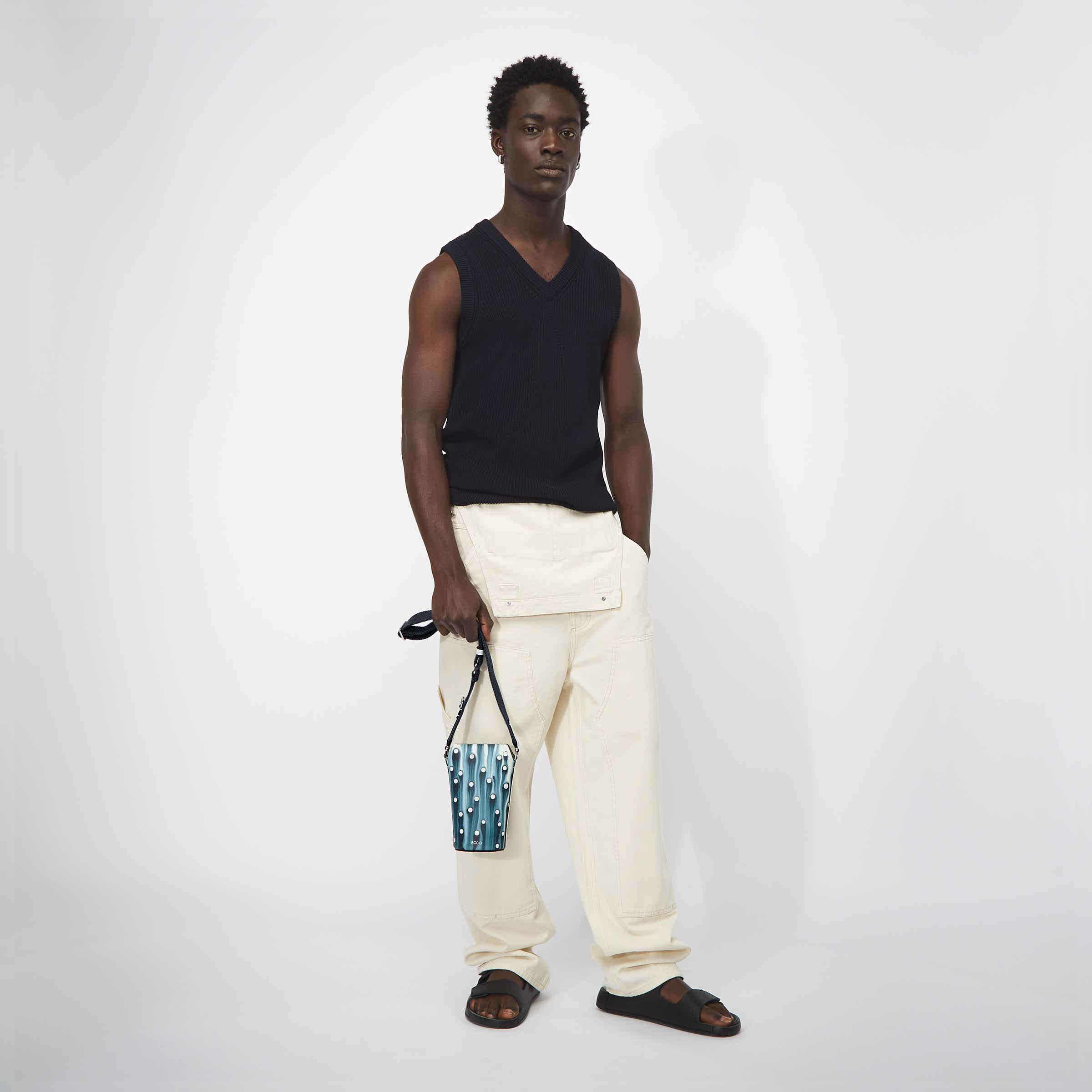 ECCO® Water Pot Leather Crossbody Bag - Blue - Modelshot-1