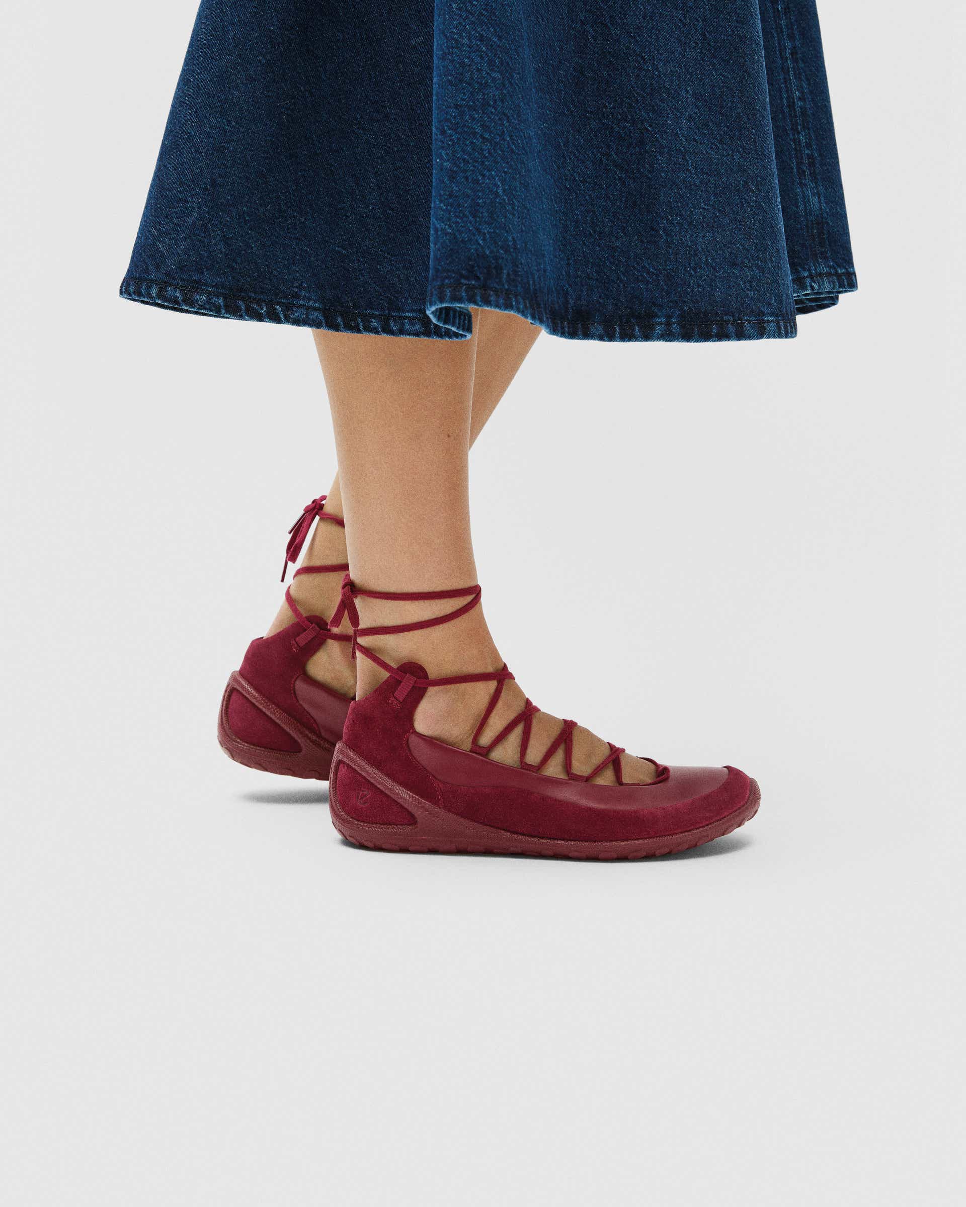 ECCO® BIOM LITE női bőr balerinacipő - Piros - Lifestyle image-1