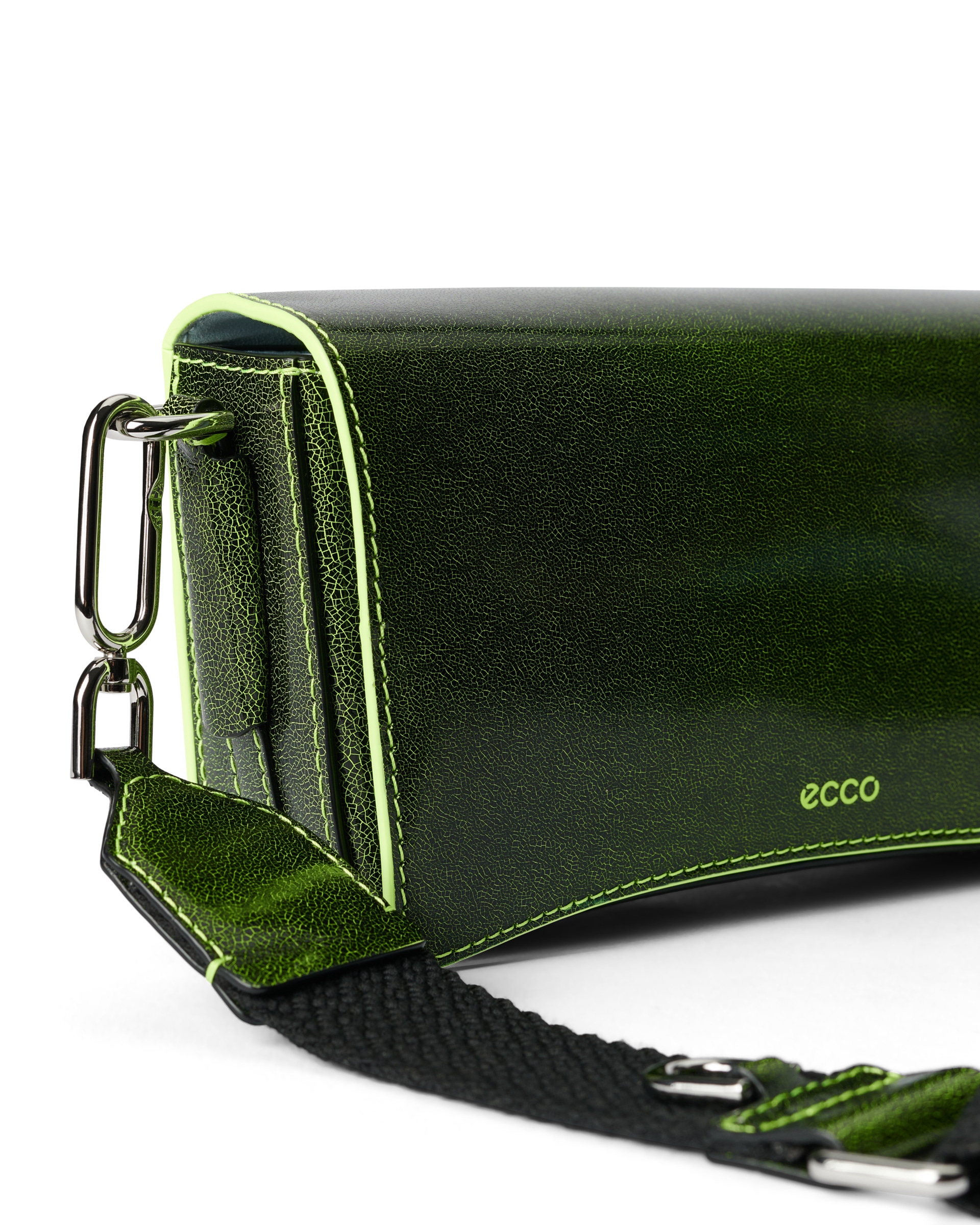 ECCO ボディーバッグ　本革 ECCO Pinch Pebbled レザークロスボディバッグ | ブラック