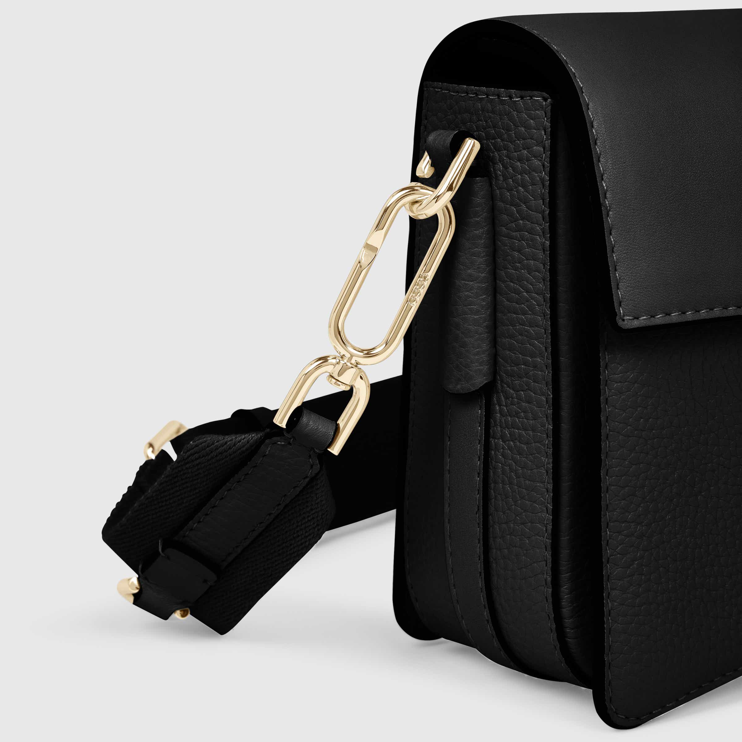 ECCO Textureblock Pinch Full Size レザークロスボディバッグ - ブラック - Detail-1