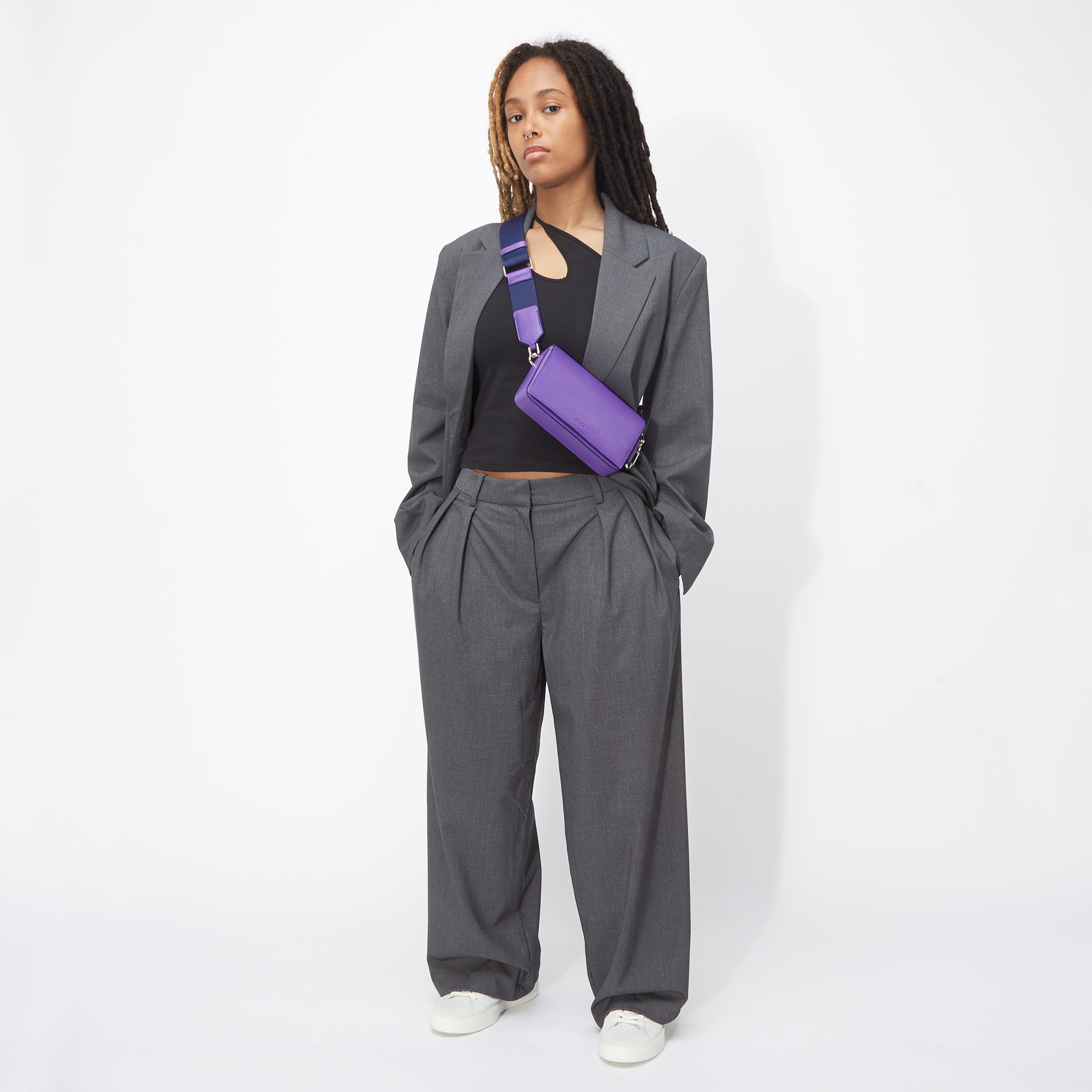 ECCO® Phone Bag Leather Crossbody Bag - Purple - Modelshot-1