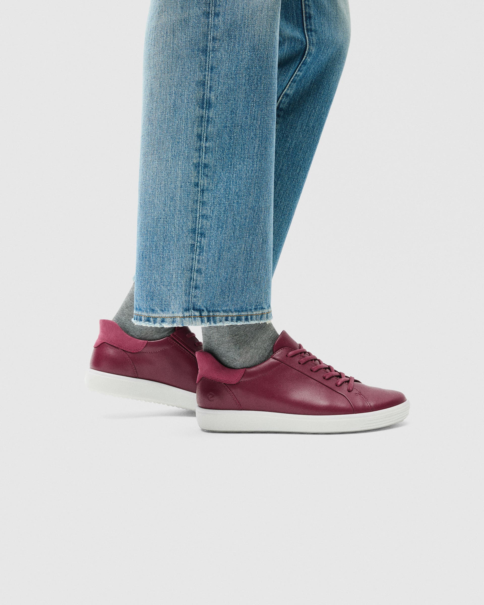 ECCO® SOFT 7 Damen Ledersneaker - Rot - Lifestyle image-1