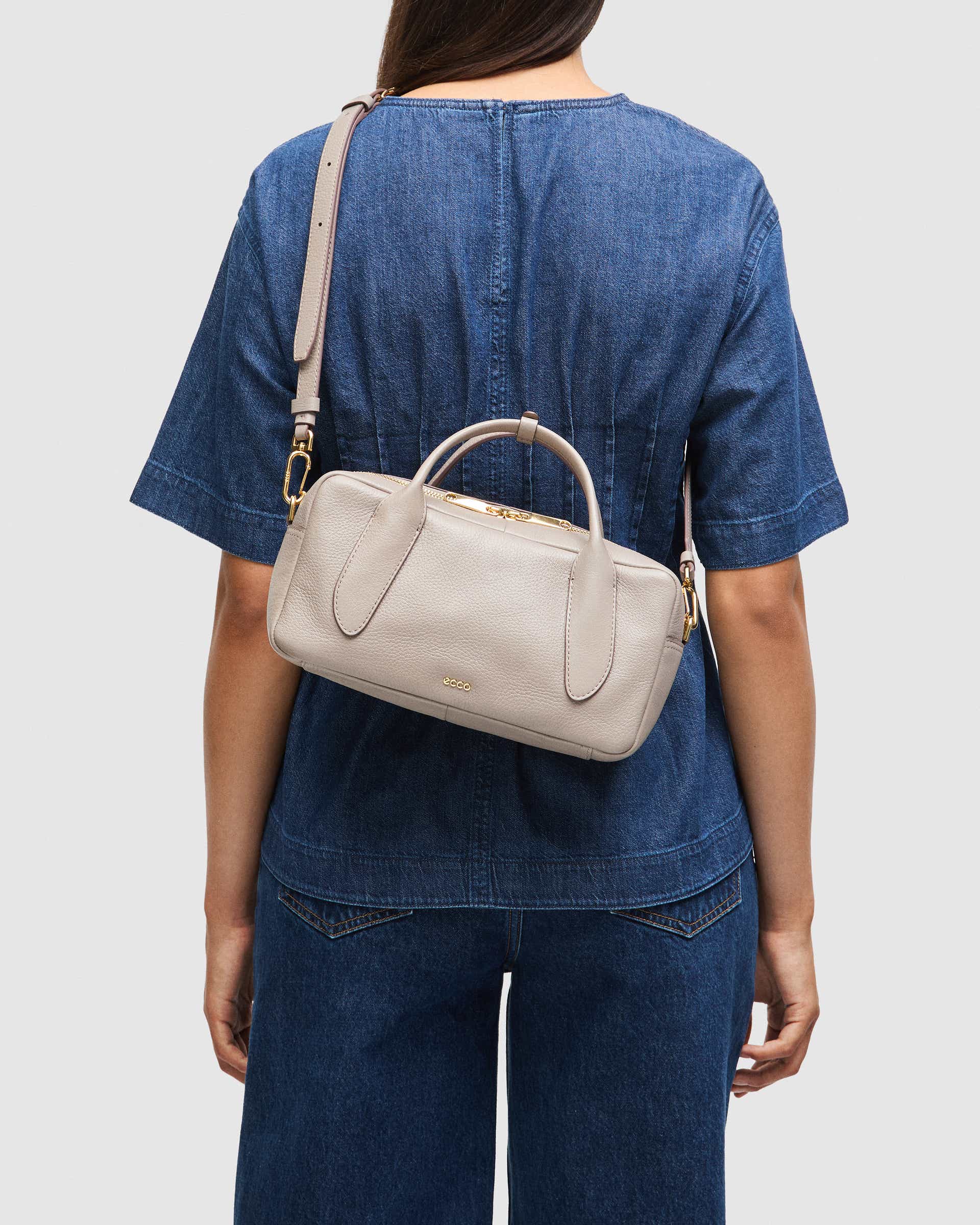 ECCO Bowling Bag M - Beige - Lifestyle image-1