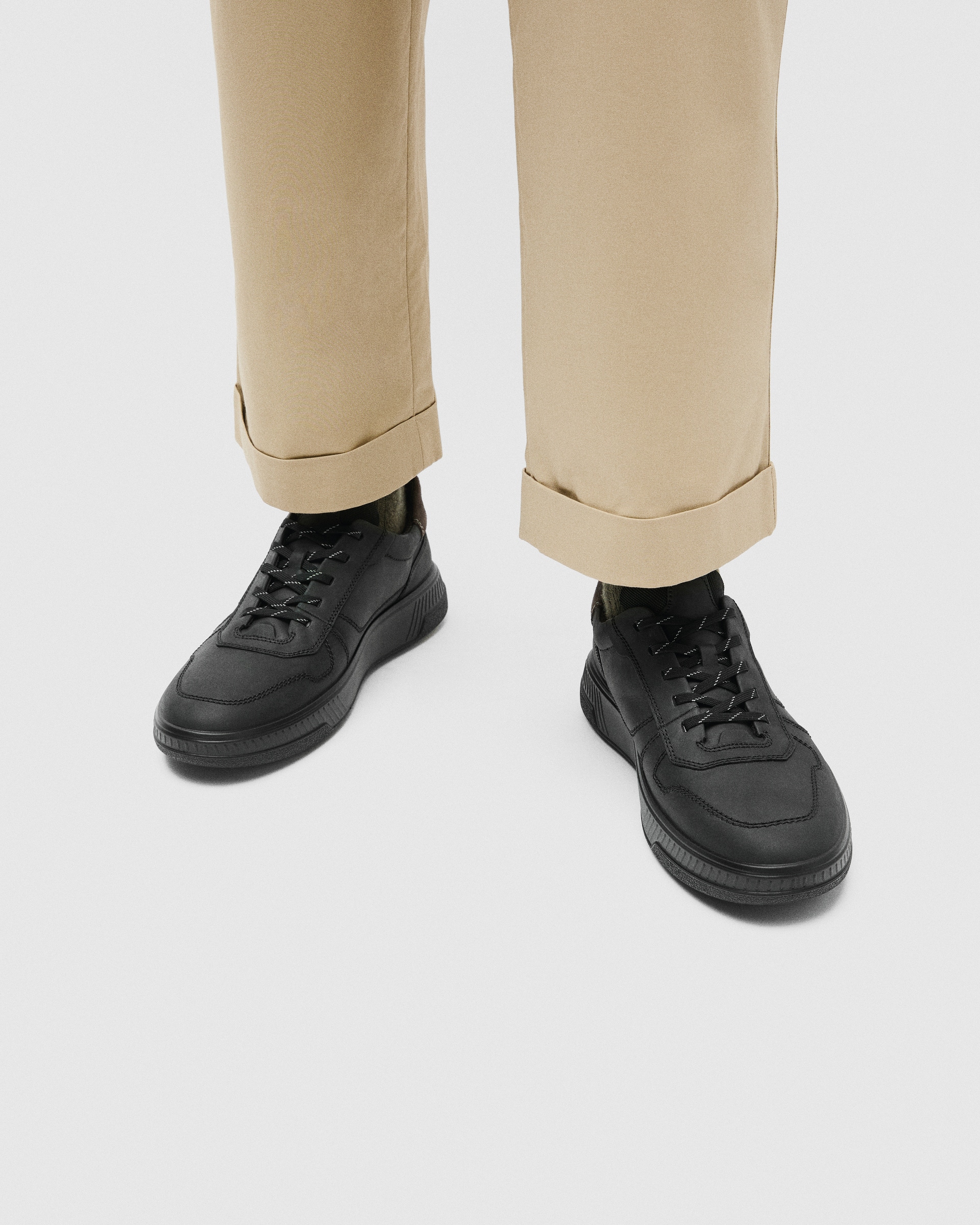 ECCO® MOVE Herren Nubuklederschuh - Schwarz - Lifestyle image-1