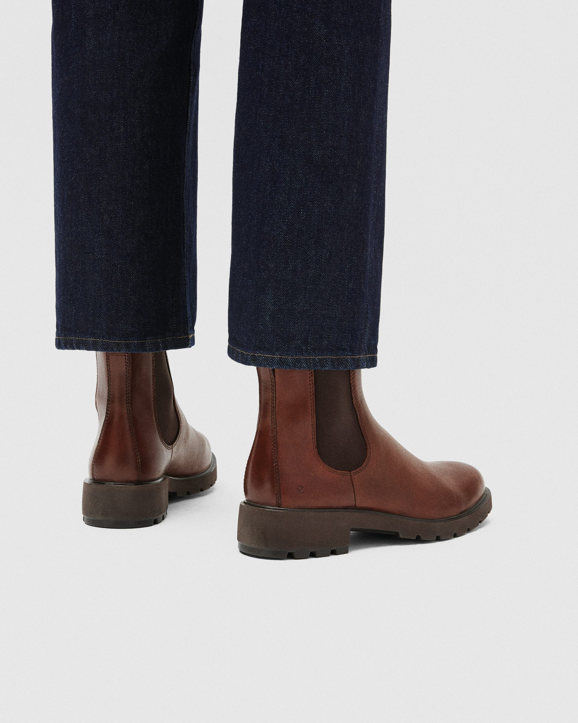 Damskie skórzane sztyblety Chelsea ECCO® METROPOLE VIENNA - Brązowy - Lifestyle image-1