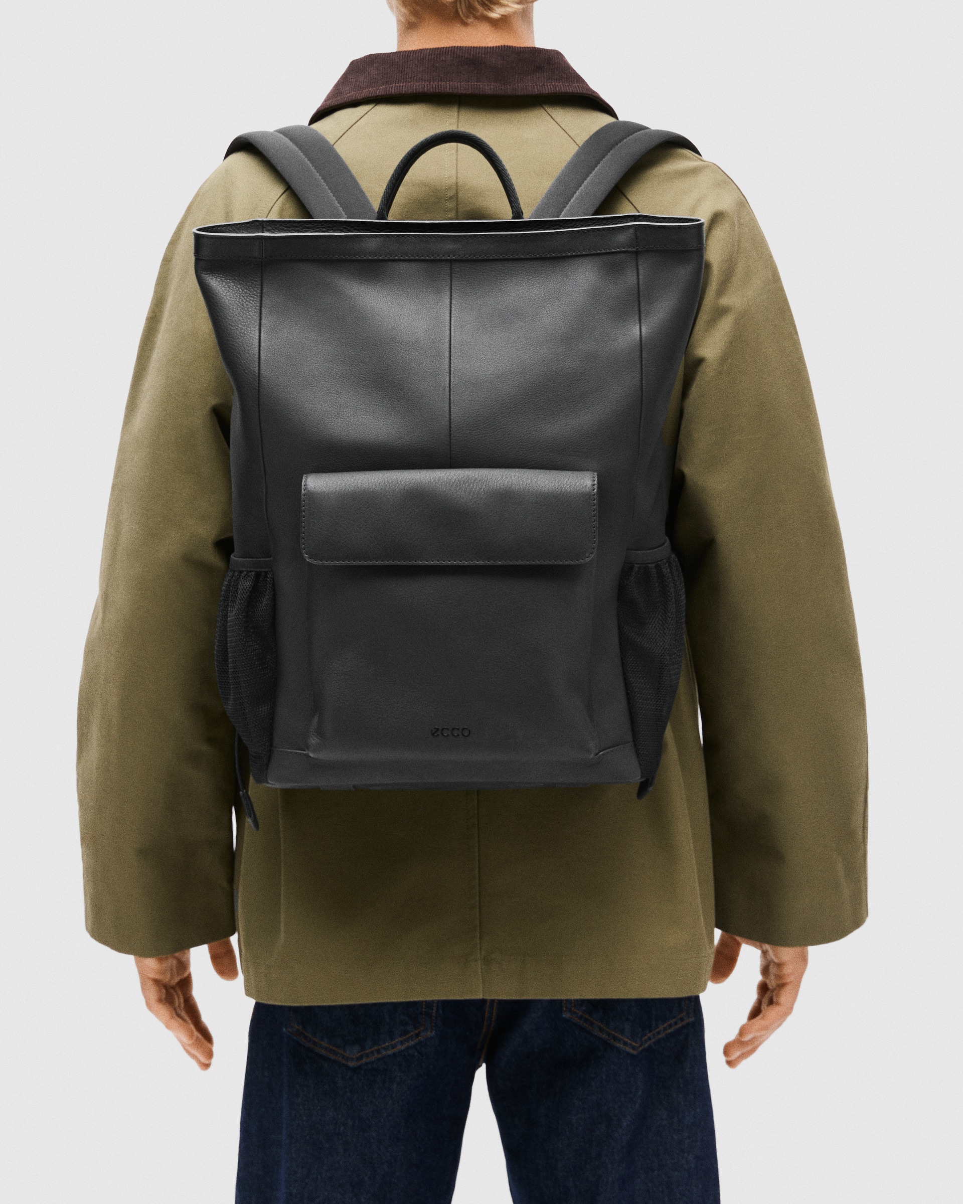 ECCO® Square Pack sac à dos en cuir - Noir - Lifestyle image-1