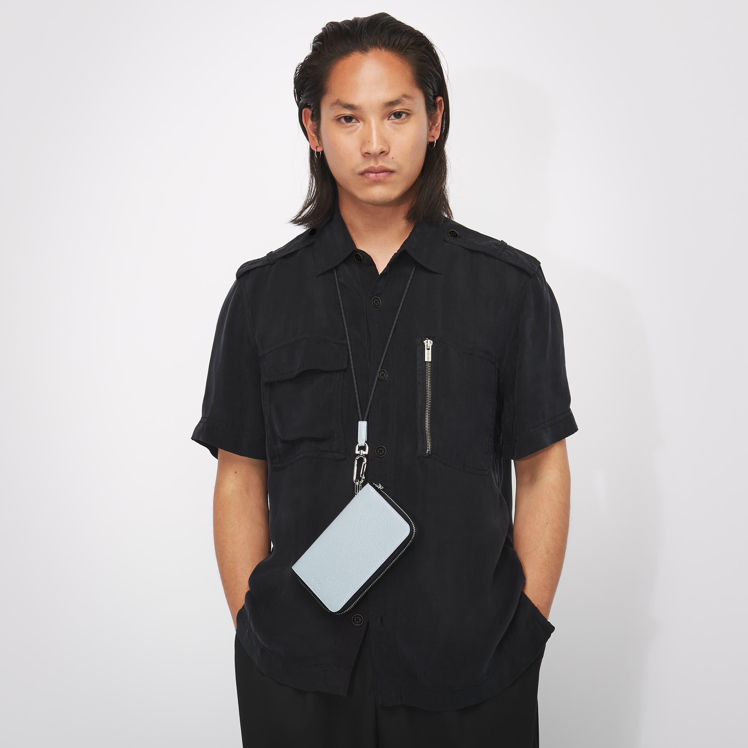 ECCO Wet レザースマホウォレット L - ブルー - Modelshot-1