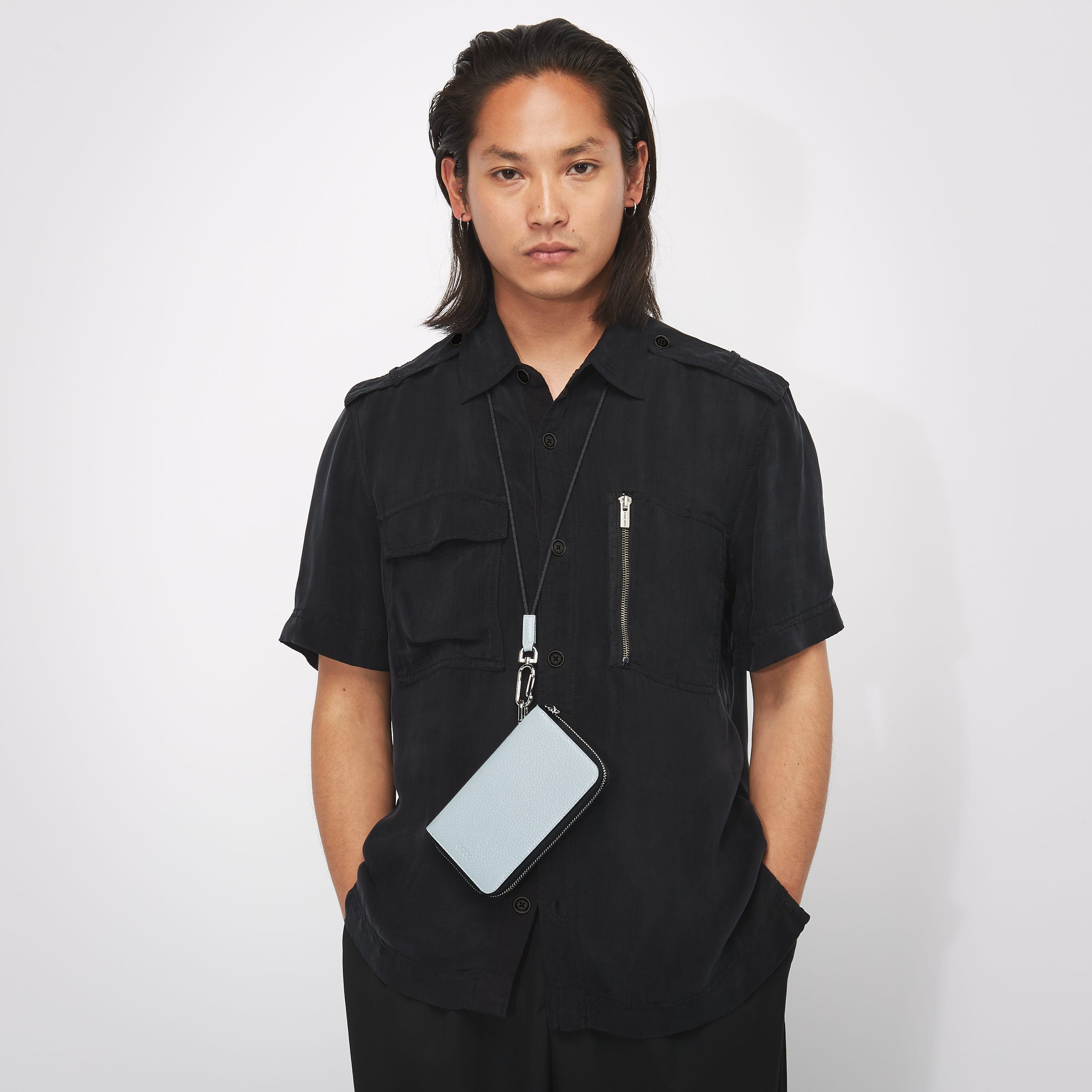 ECCO Wet レザースマホウォレット L - ブルー - Modelshot-1