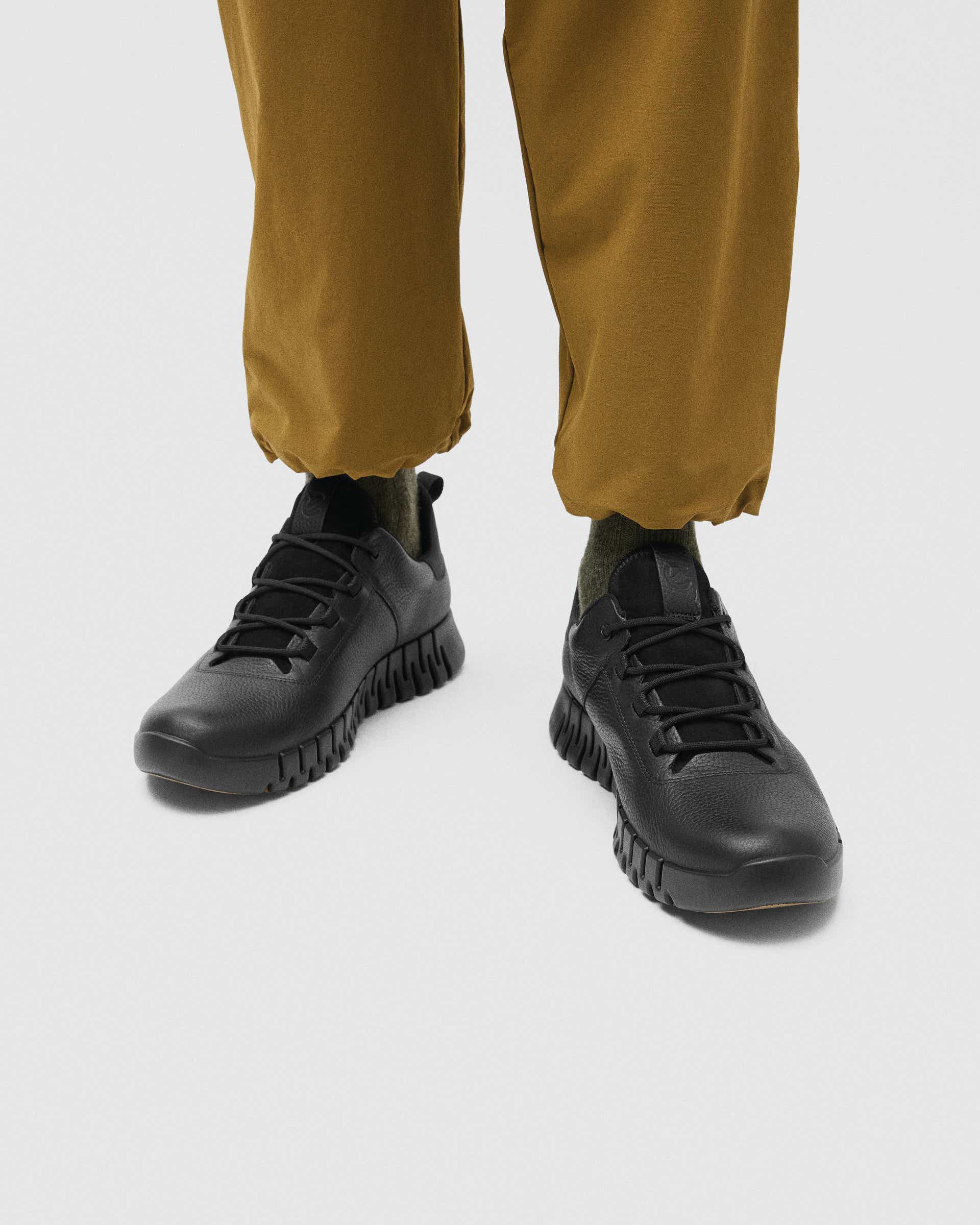 Pánské kožené Gore-Tex tenisky ECCO® Gruuv - Černá - Lifestyle image-1