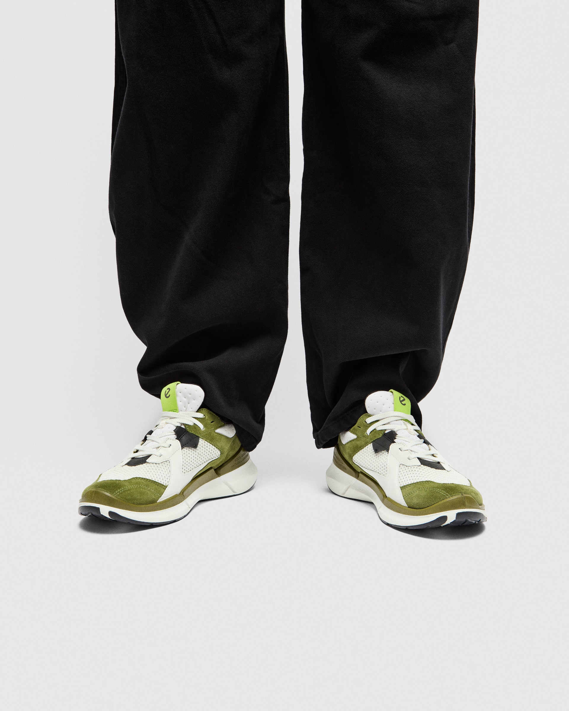 ECCO® Simpil mocassins en cuir pour femme - Vert - Lifestyle image-1