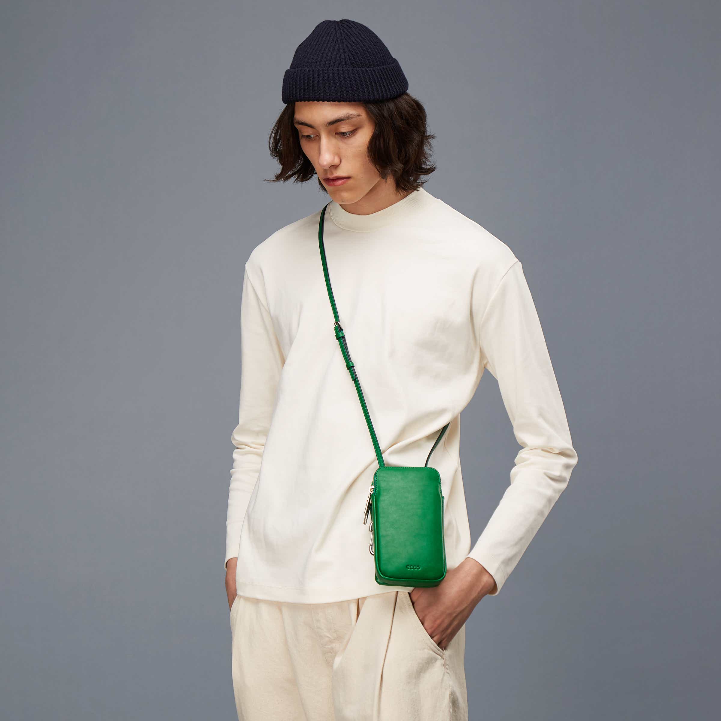 ECCO Pillow Phone Bag - Green - Modelshot-1