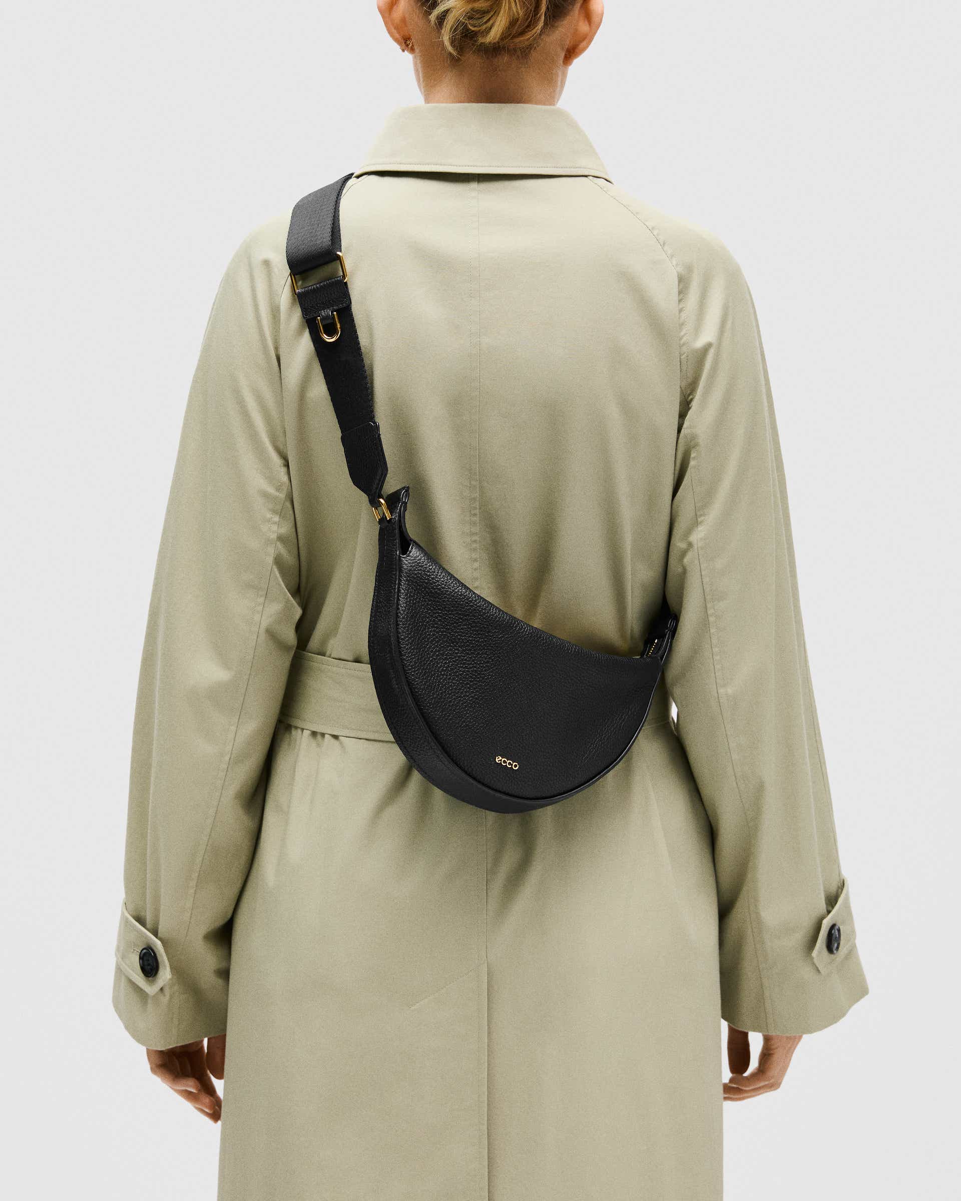 ECCO® Fortune Bag kožna torba na jedno rame - Crna - Lifestyle image-1