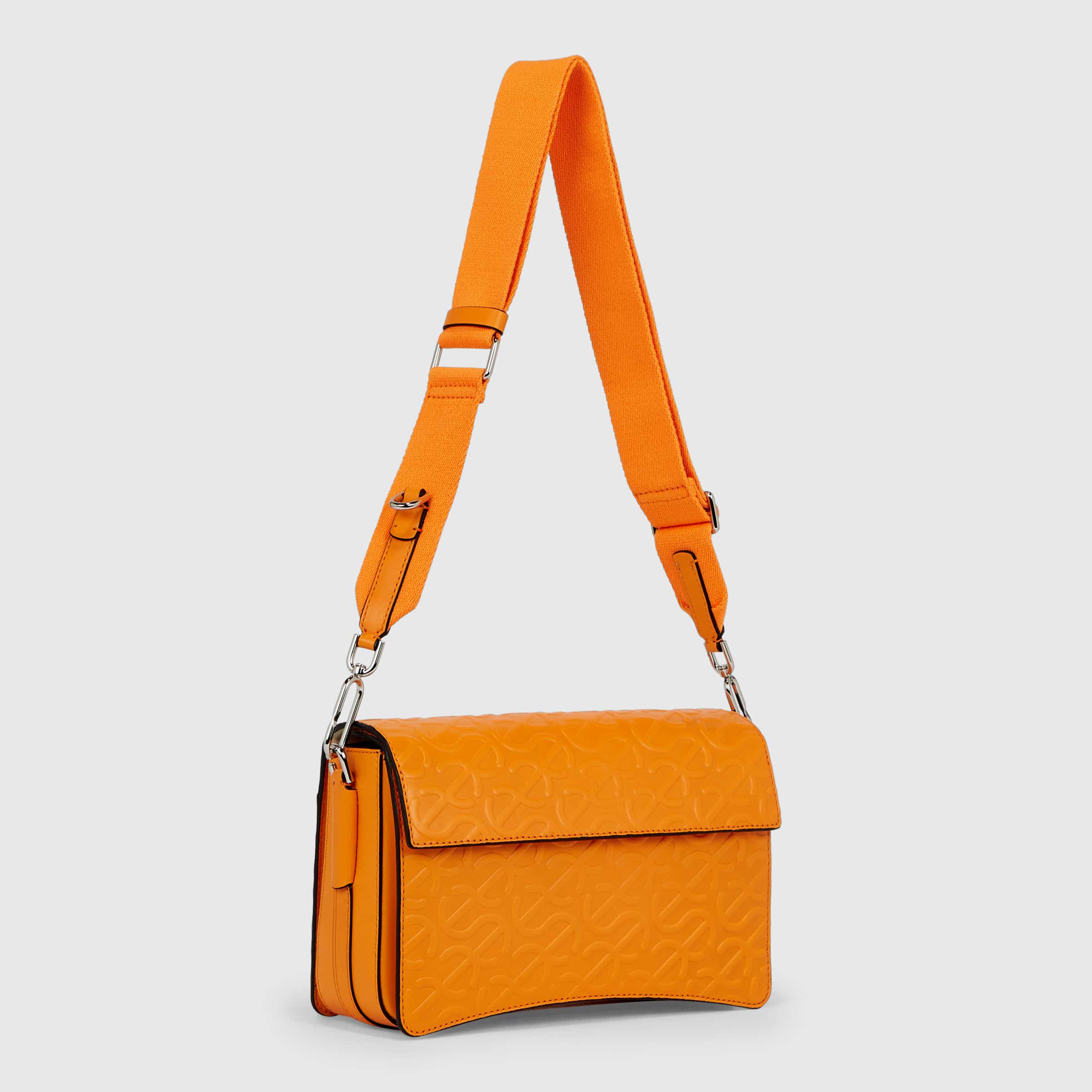 coach オレンジレザー ボディバッグ COACH（バッグ ・ オレンジ/橙色系）のフリマアイテム一覧