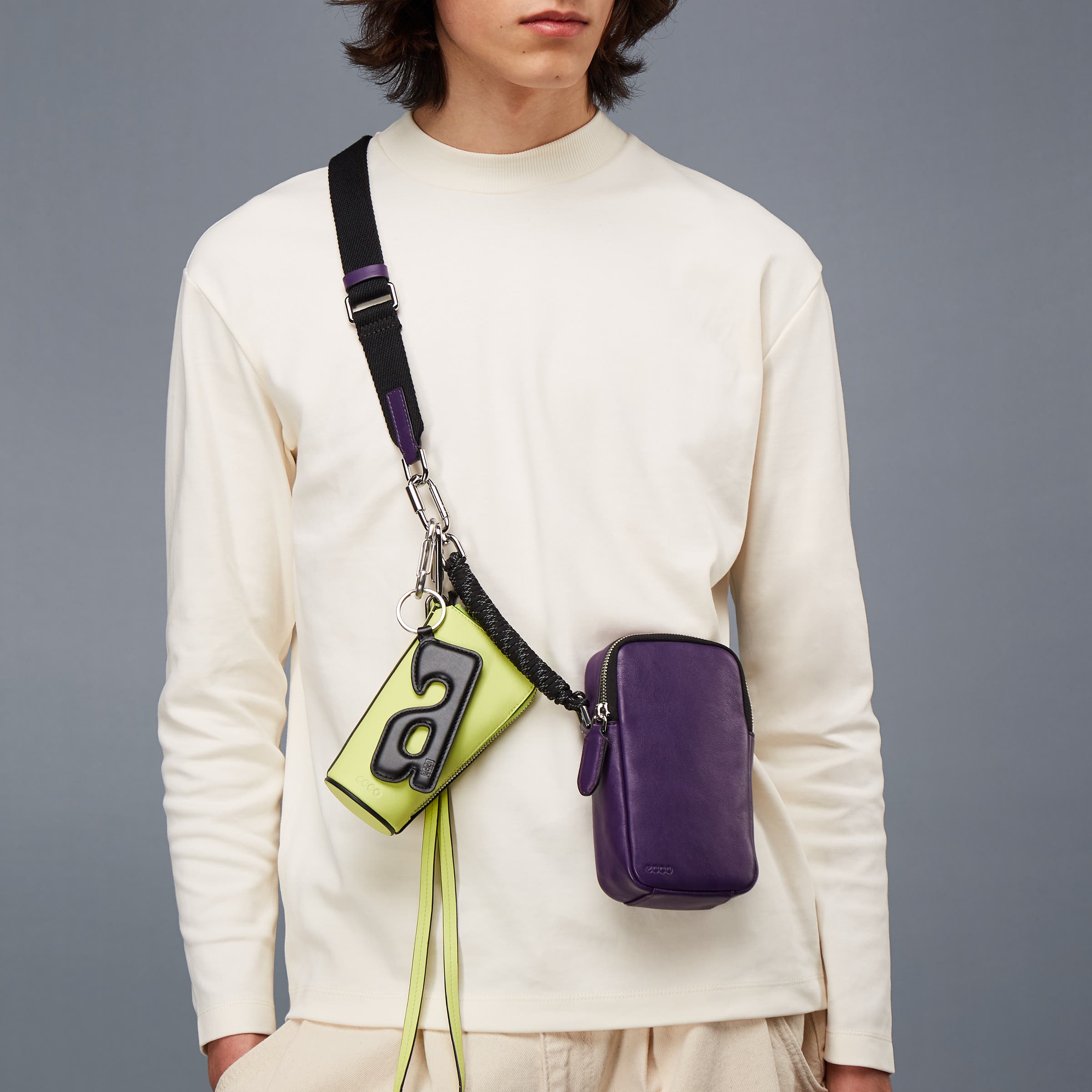 ECCO® E Padded 'A' Leather Charm - Black - Modelshot-1