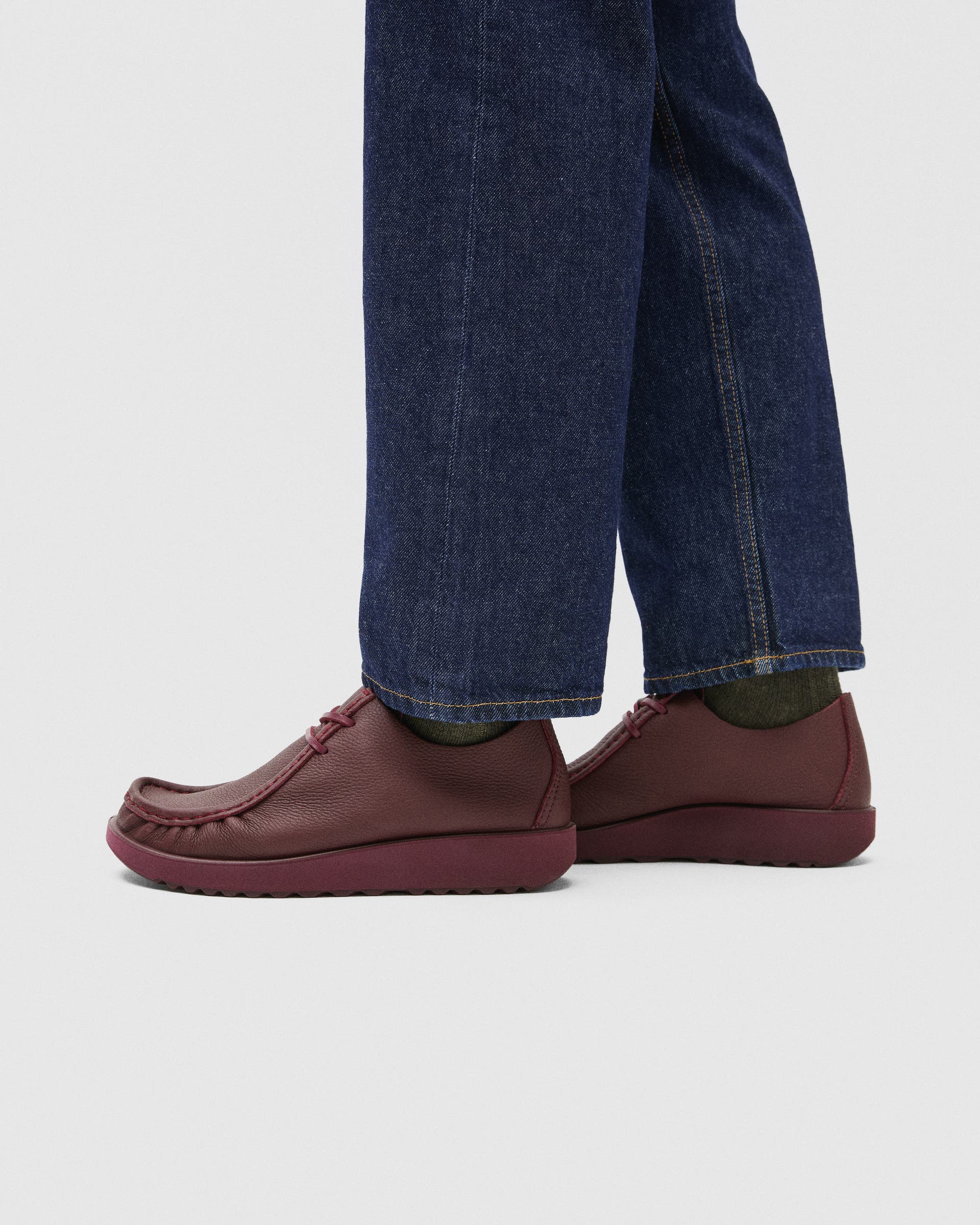 Męskie skórzane buty sznurowane ECCO® JOKE - Czerwony - Lifestyle image-1