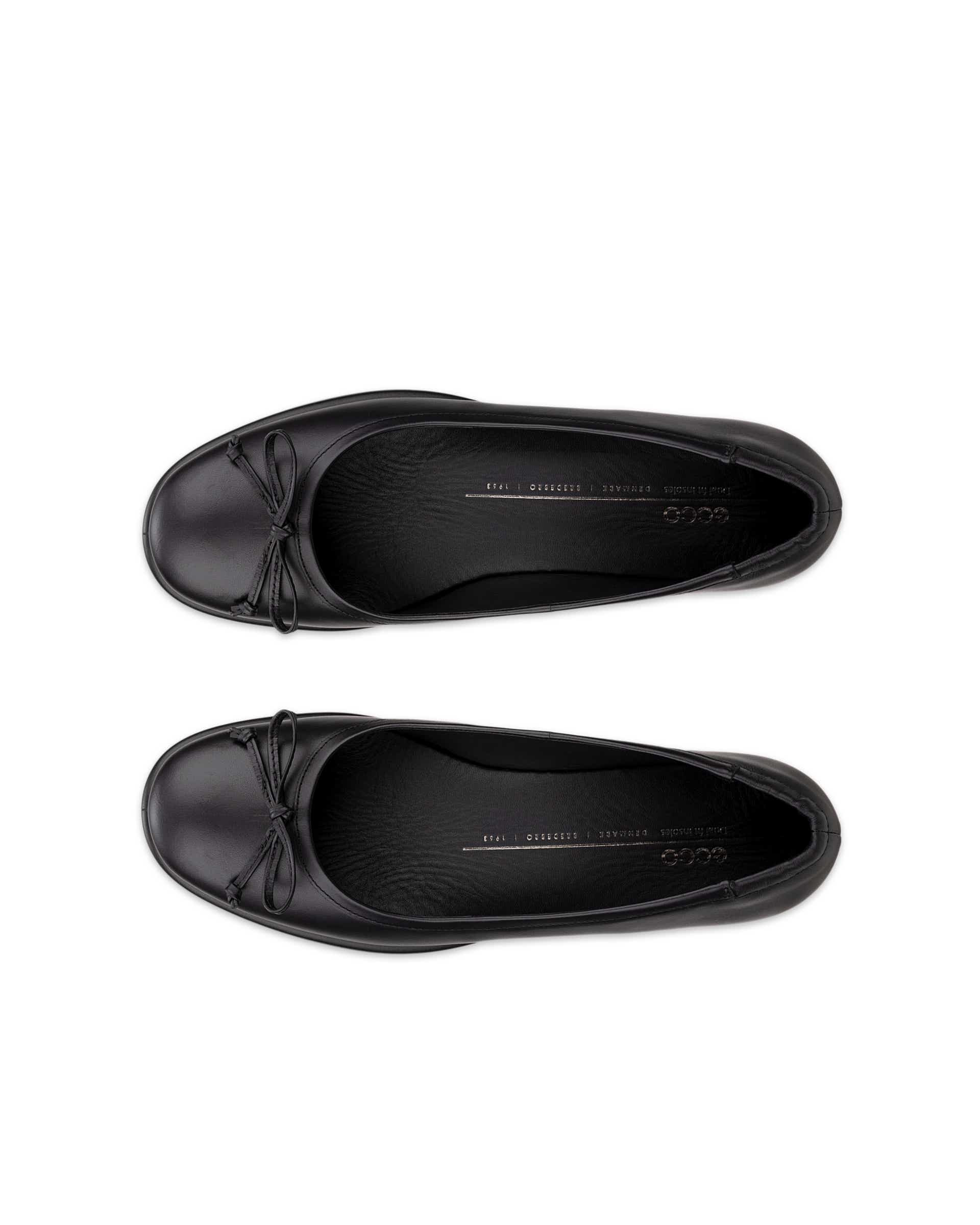 Women's ECCO® Sculpted LX 15 BOW Leather Ballerina - Black - Top left pair