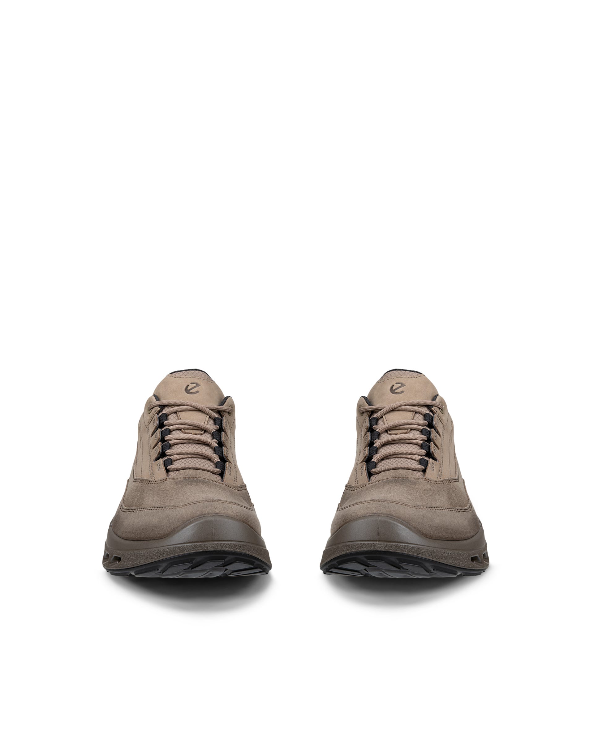 ECCO® BIOM 720 baskets en nubuck Gore-Tex pour homme - Beige - Front pair
