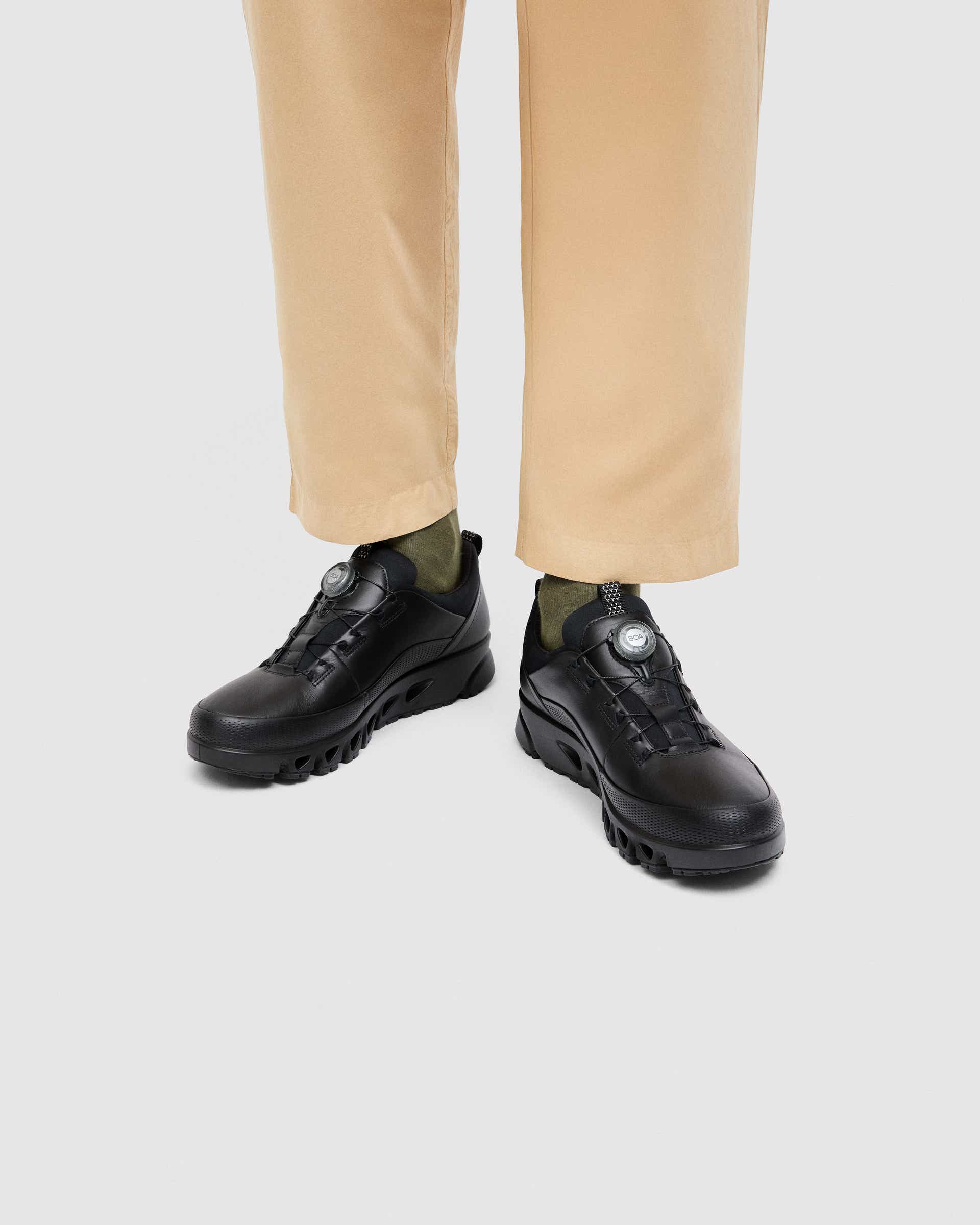 ECCO MULTI-VENT MEN メンズ テキスタイルGore-Texシューズ - ブラック - Lifestyle image-1