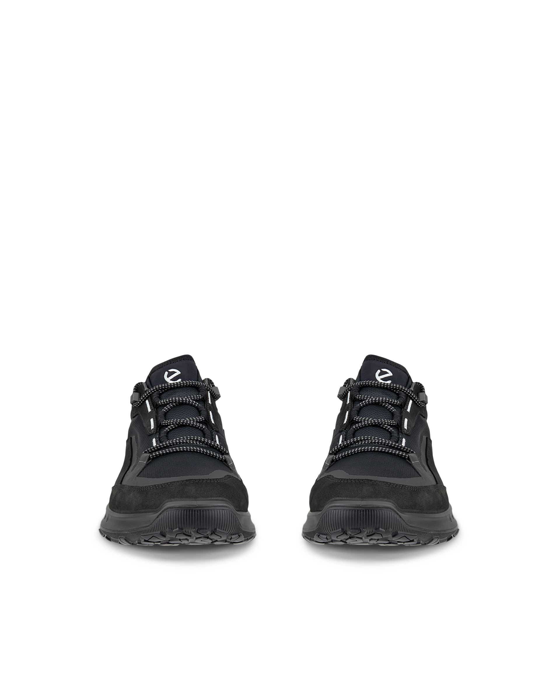 ECCO ULT-TRN Low メンズ ヌバックウォータープルーフハイキングシューズ - ブラック - Front pair