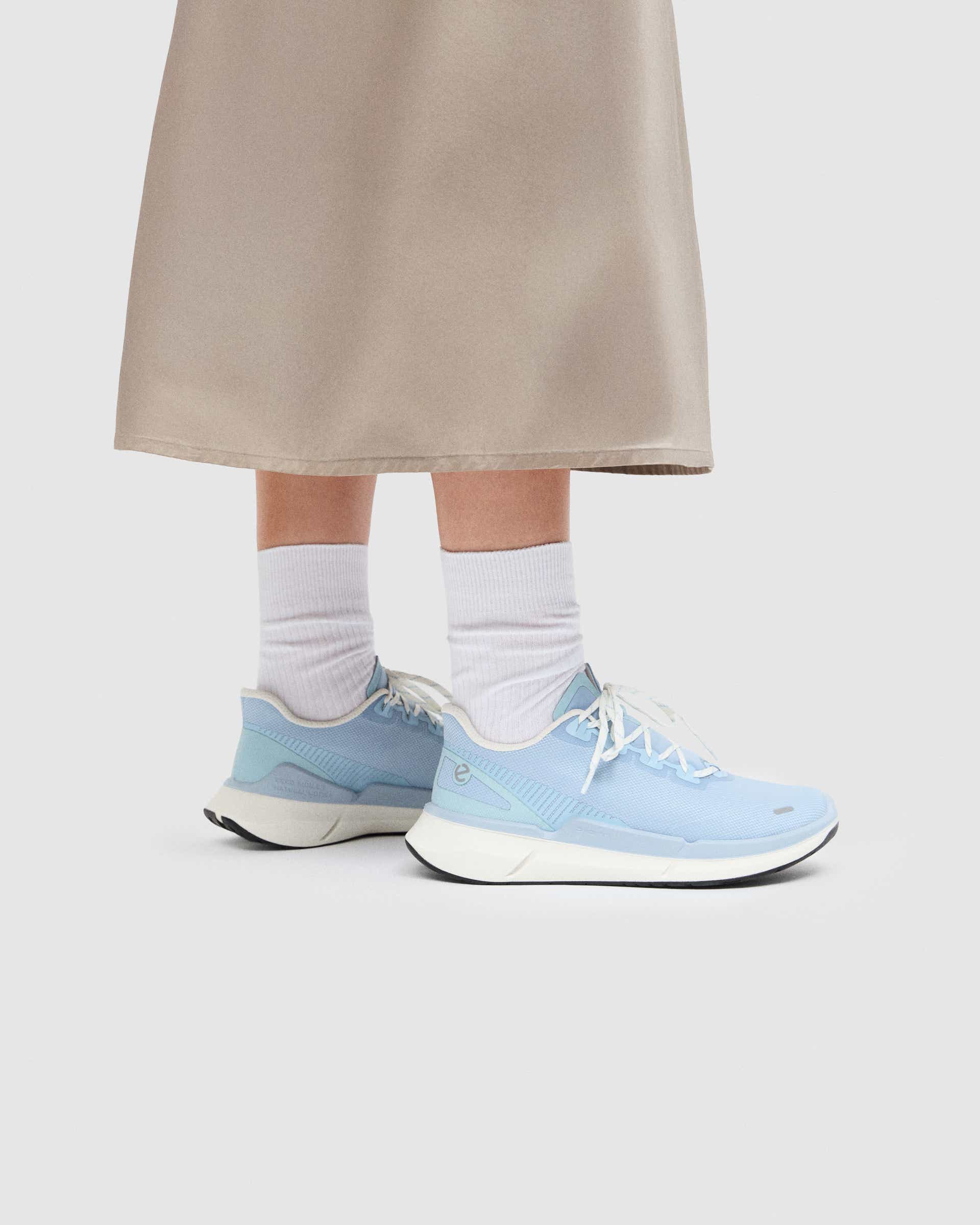 ECCO® BIOM 2.2 Damen Textilsneaker - Blau - Lifestyle image-1