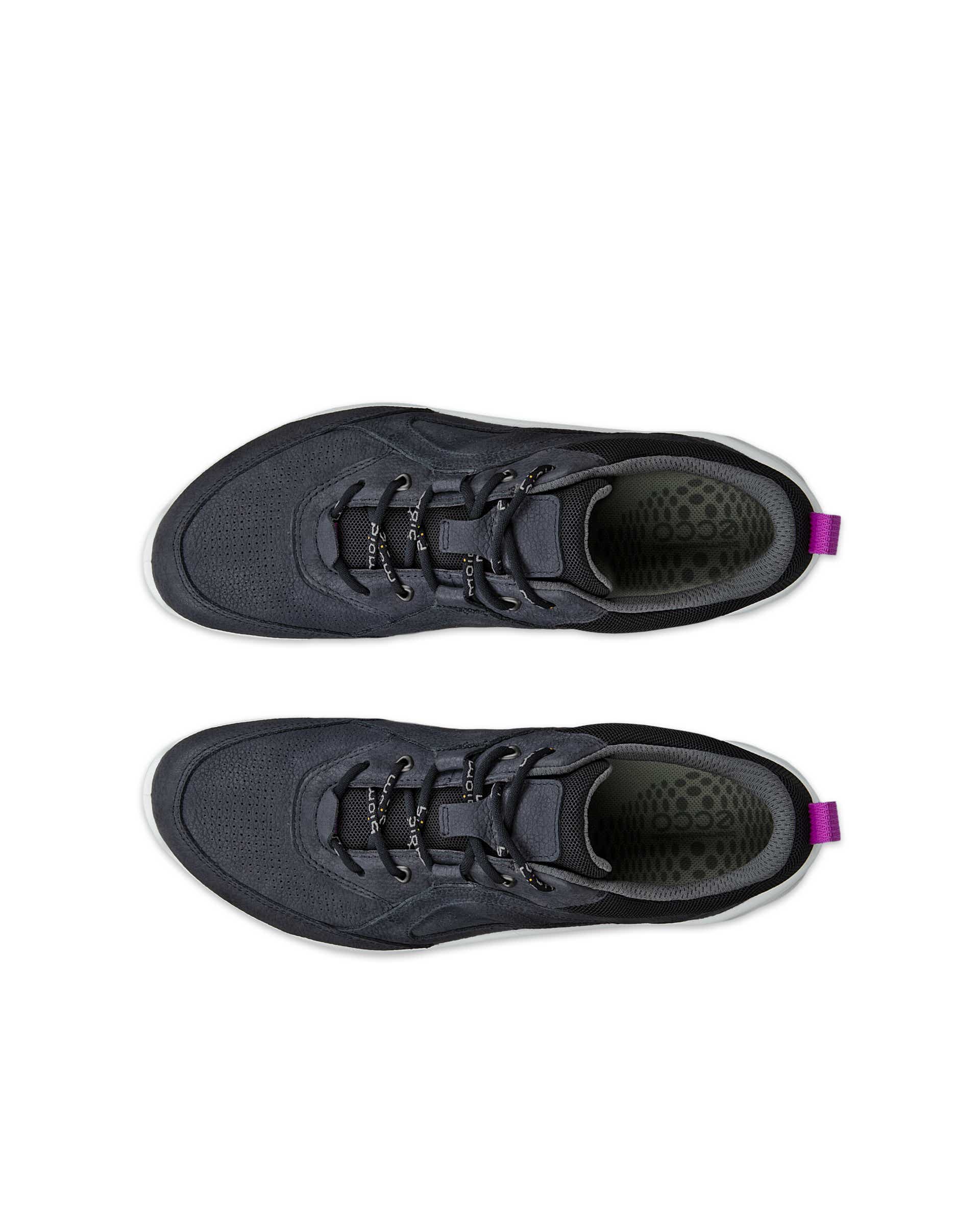 ECCO® BIOM ENERGI női nubuk edzőcipő - Fekete - Top left pair