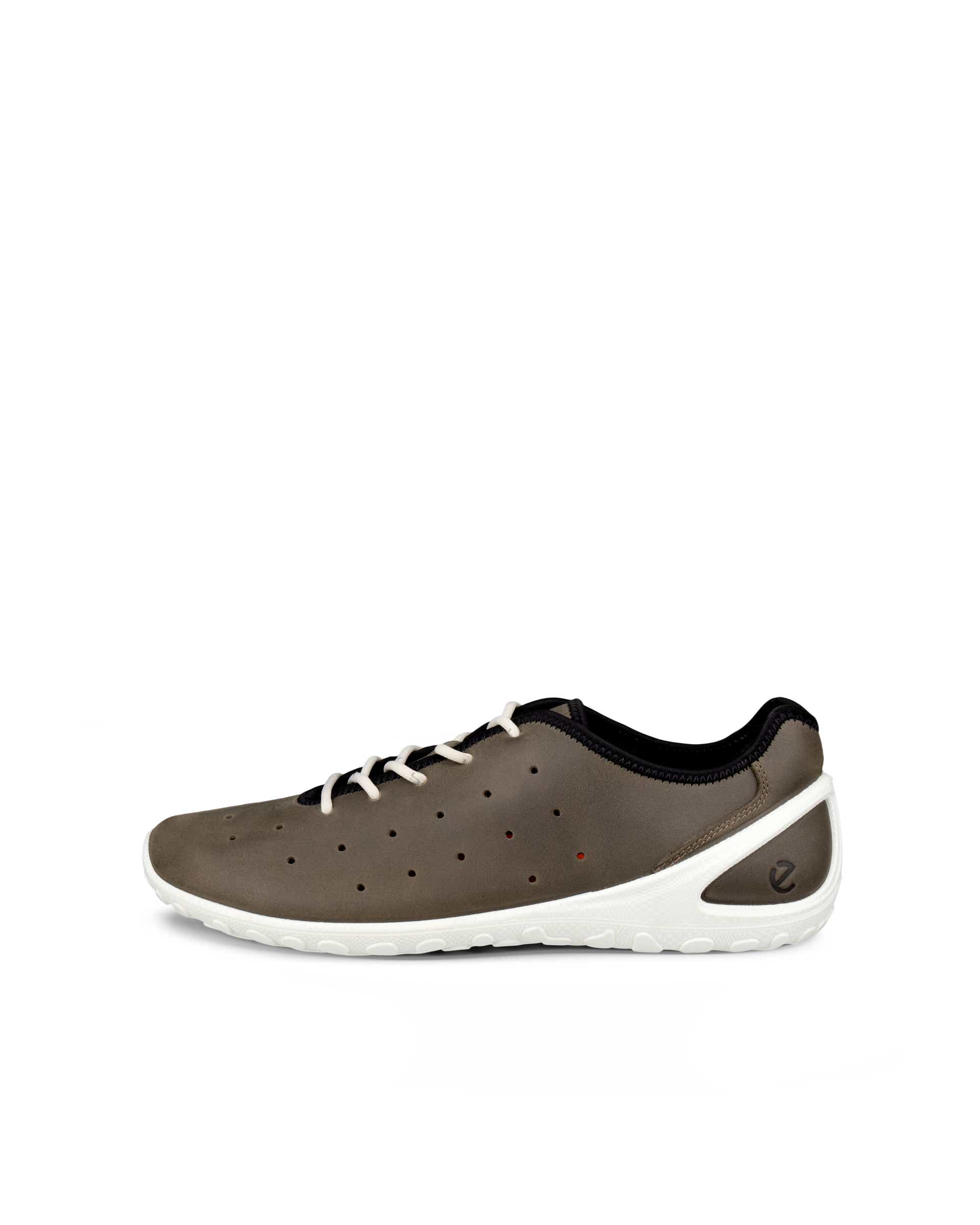 Męskie sznurowane buty z nubuku ECCO® BIOM EVERYDAY - Brązowy - Outside