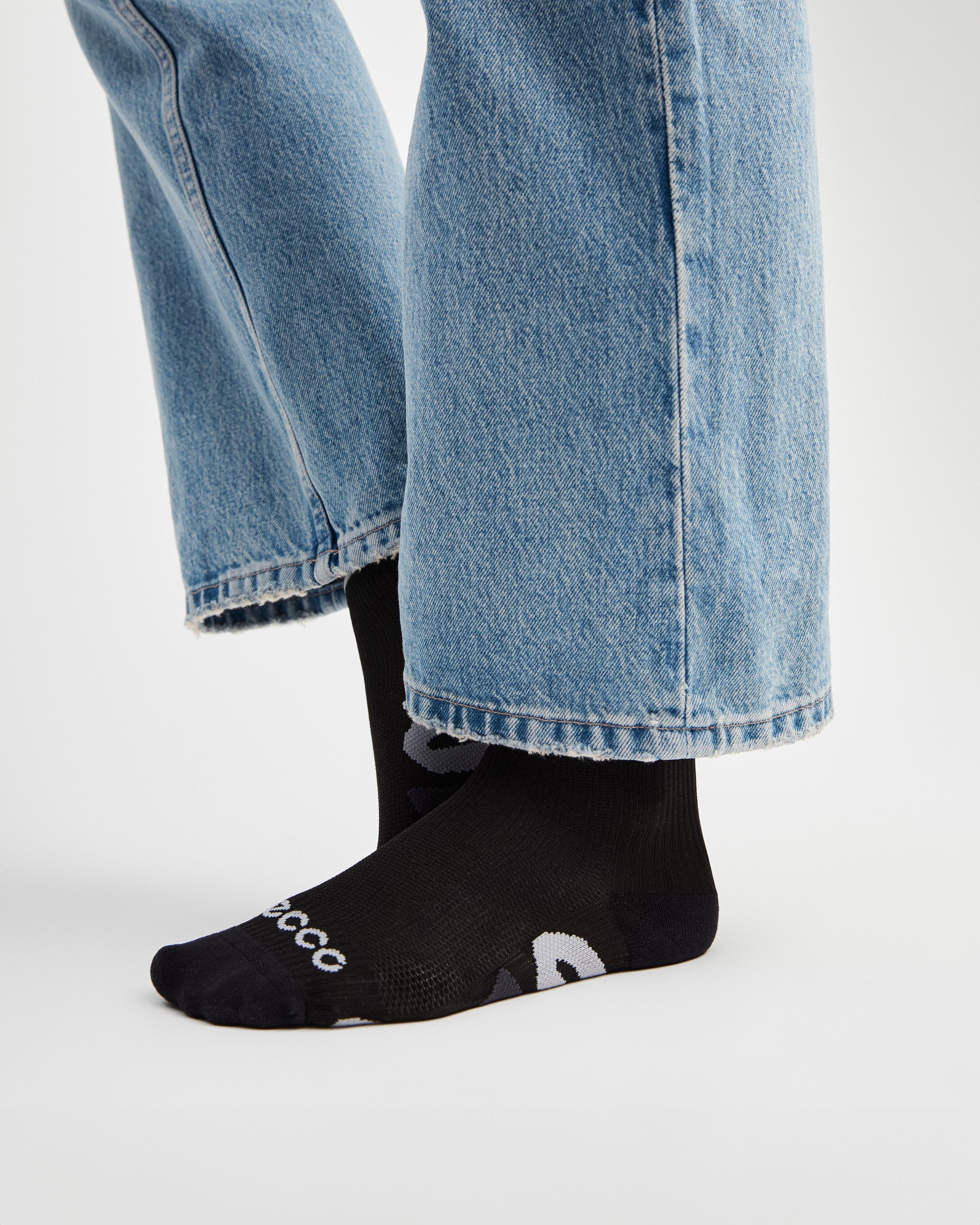 ECCO® chaussettes mi-hautes unisex - Noir - Lifestyle image-1