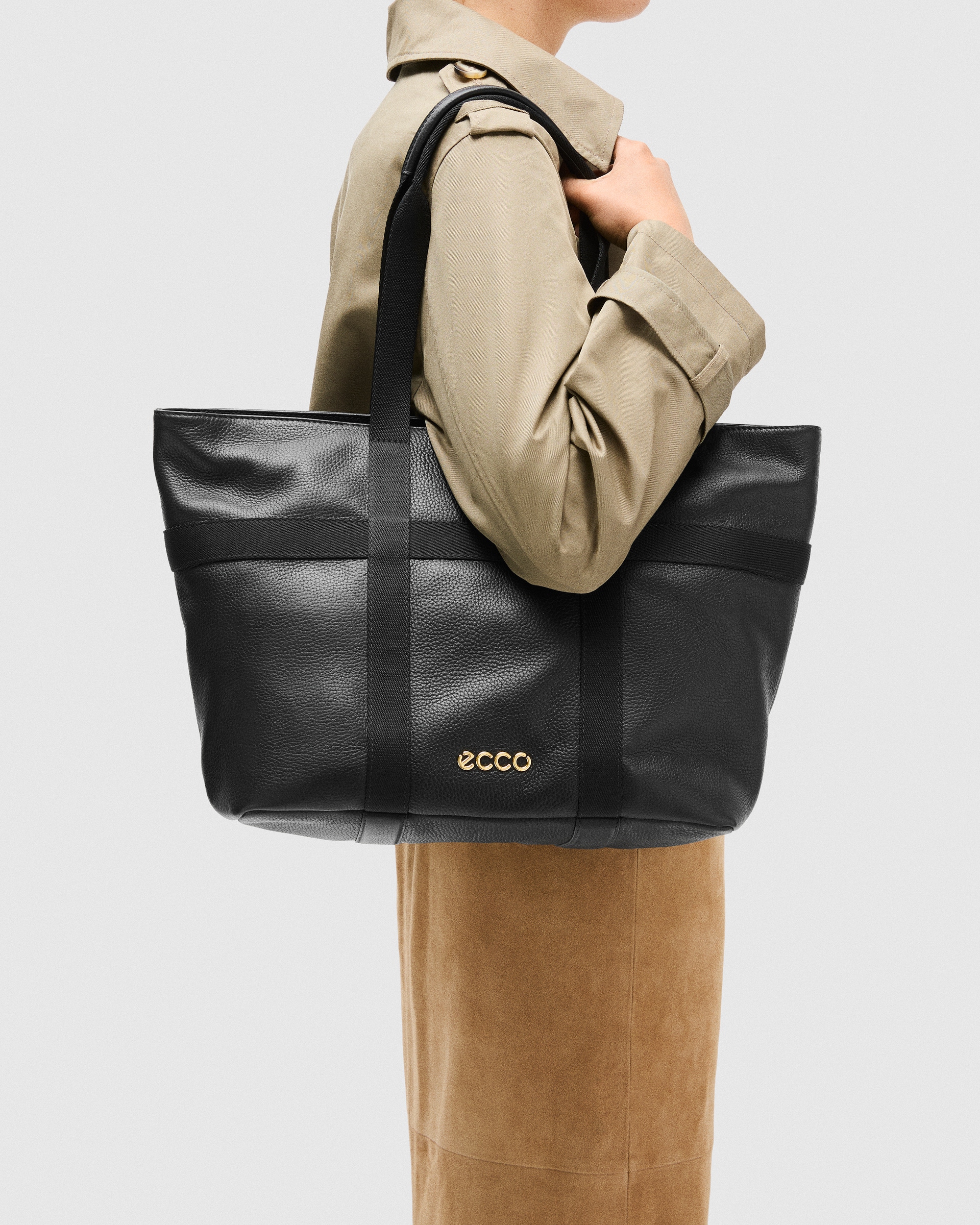 ECCO® Globetrotter Waterproof Pebbled Leather Tote Bag - Black - Lifestyle image-1