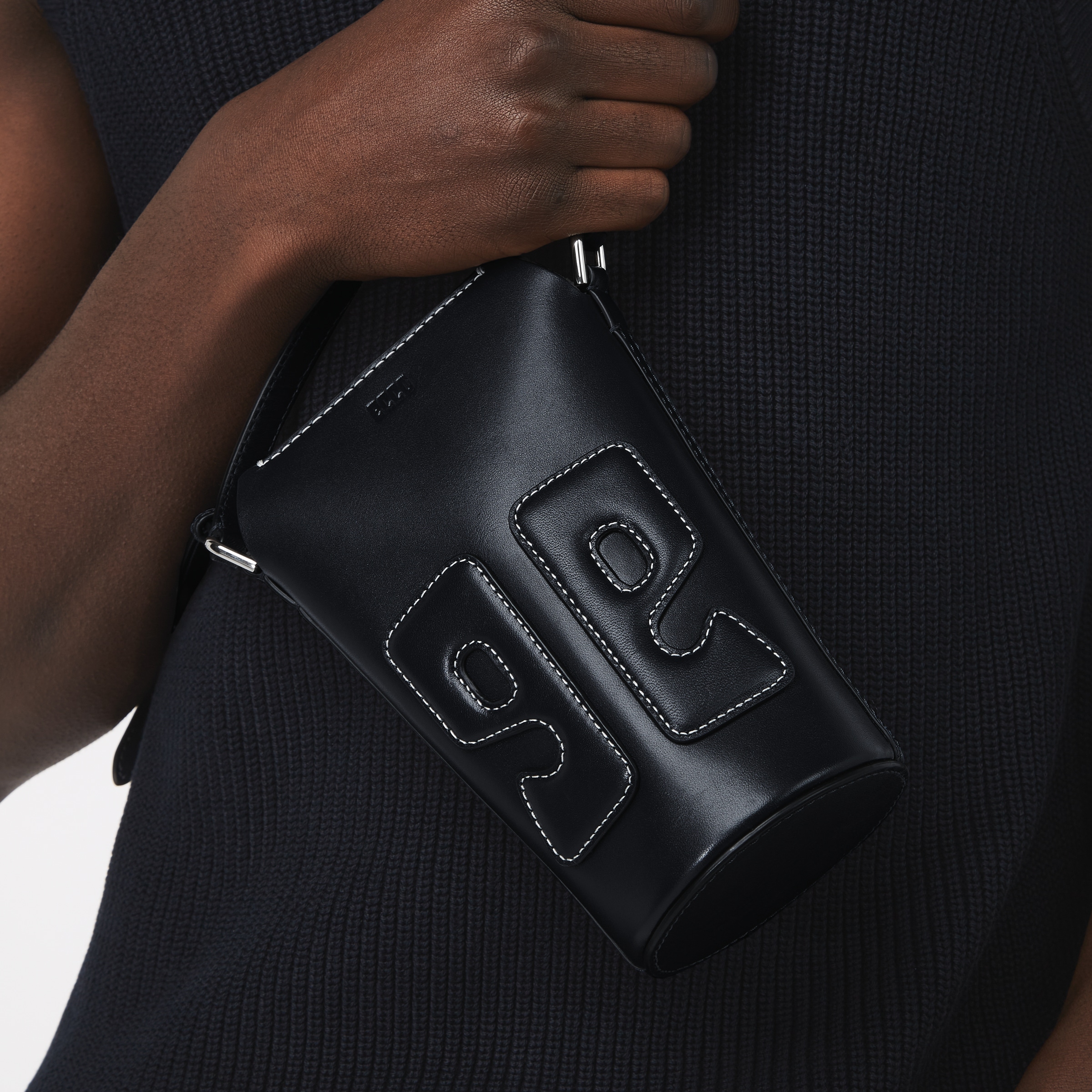 ECCOยฎ E Pot Leather Crossbody Bag - Blue - Modelshot-1
