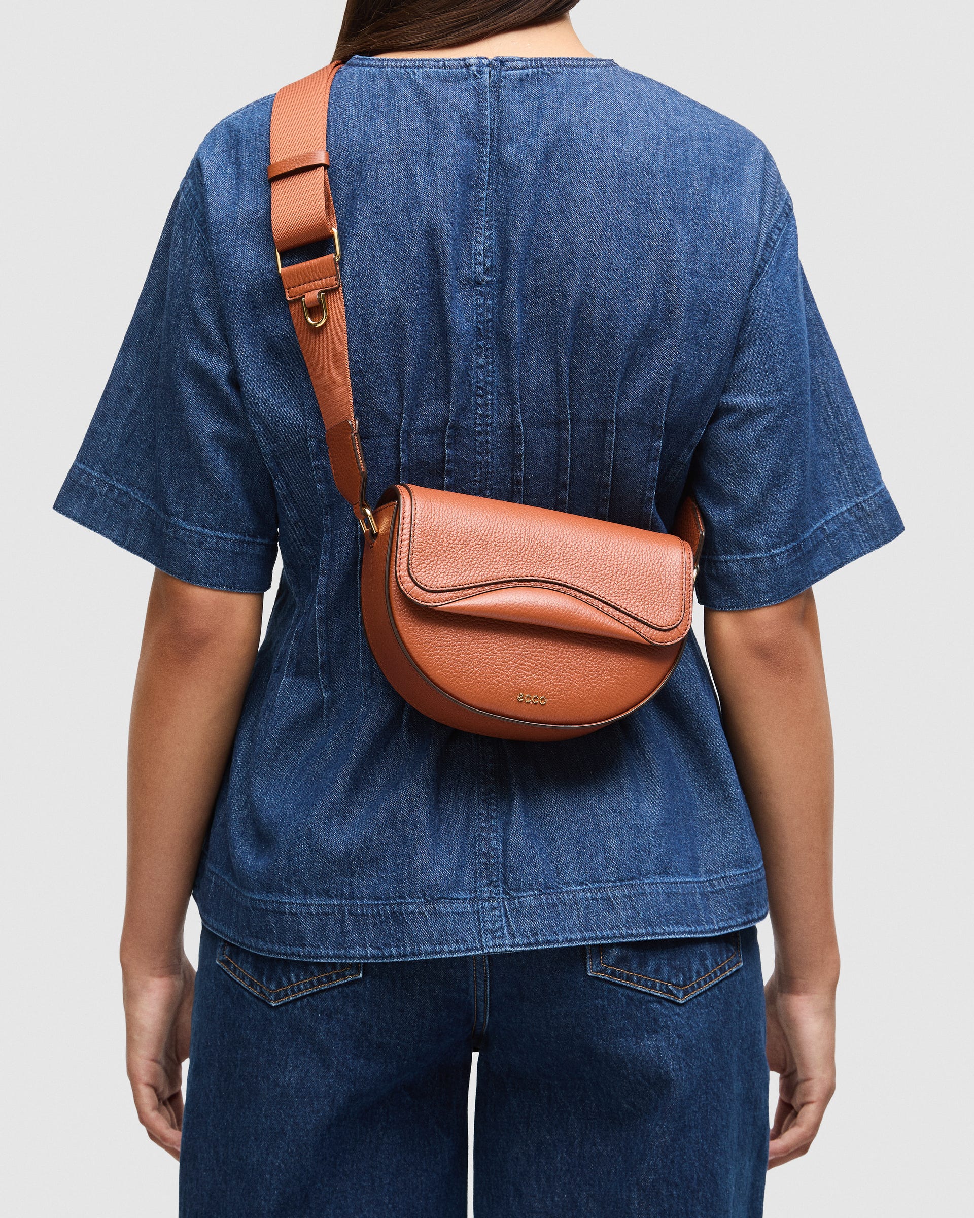 ECCO Saddle Bag - Brown - Lifestyle image-1