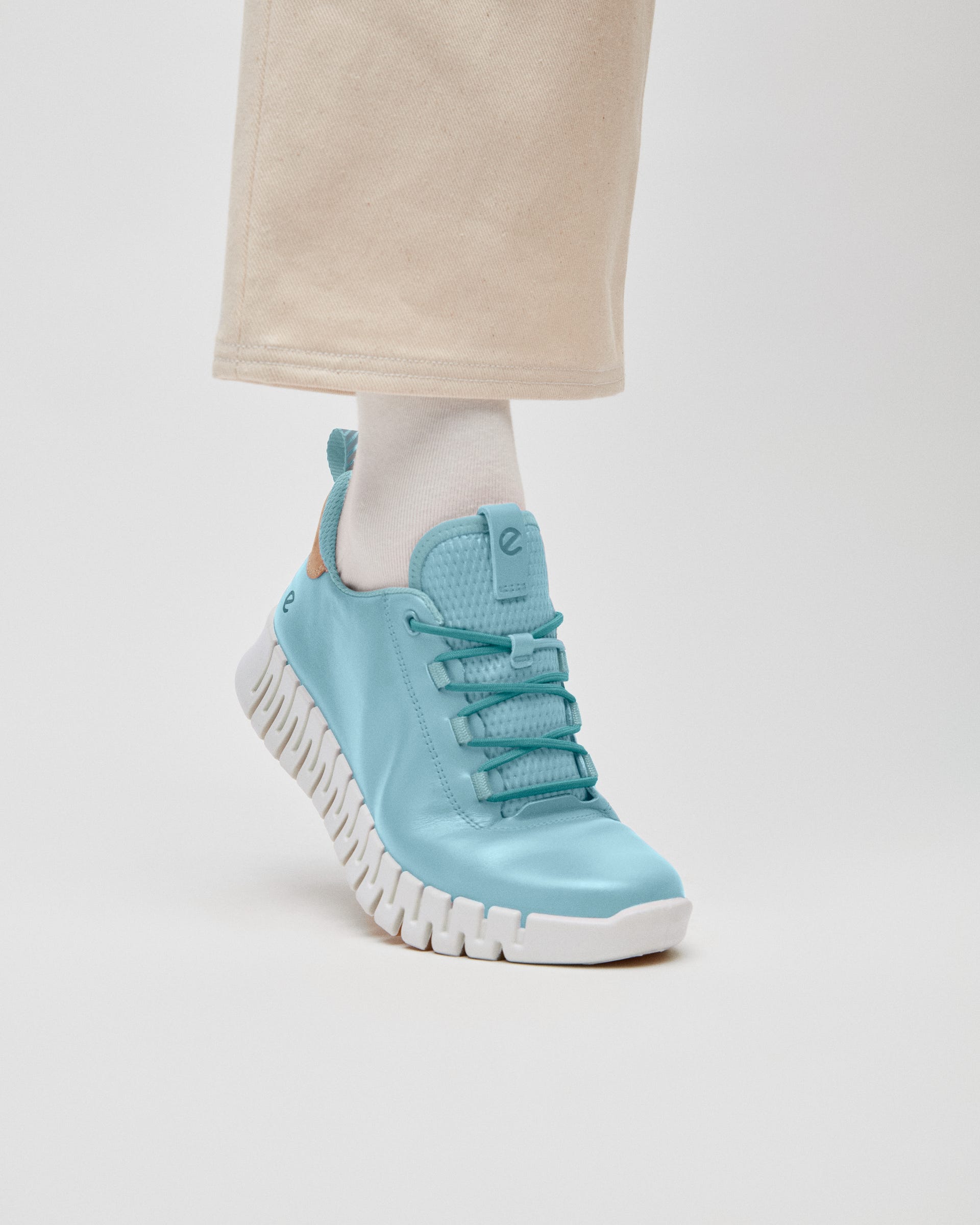 ECCO® Gruuv Dames nubuck sneaker - Blauw - Lifestyle image-1
