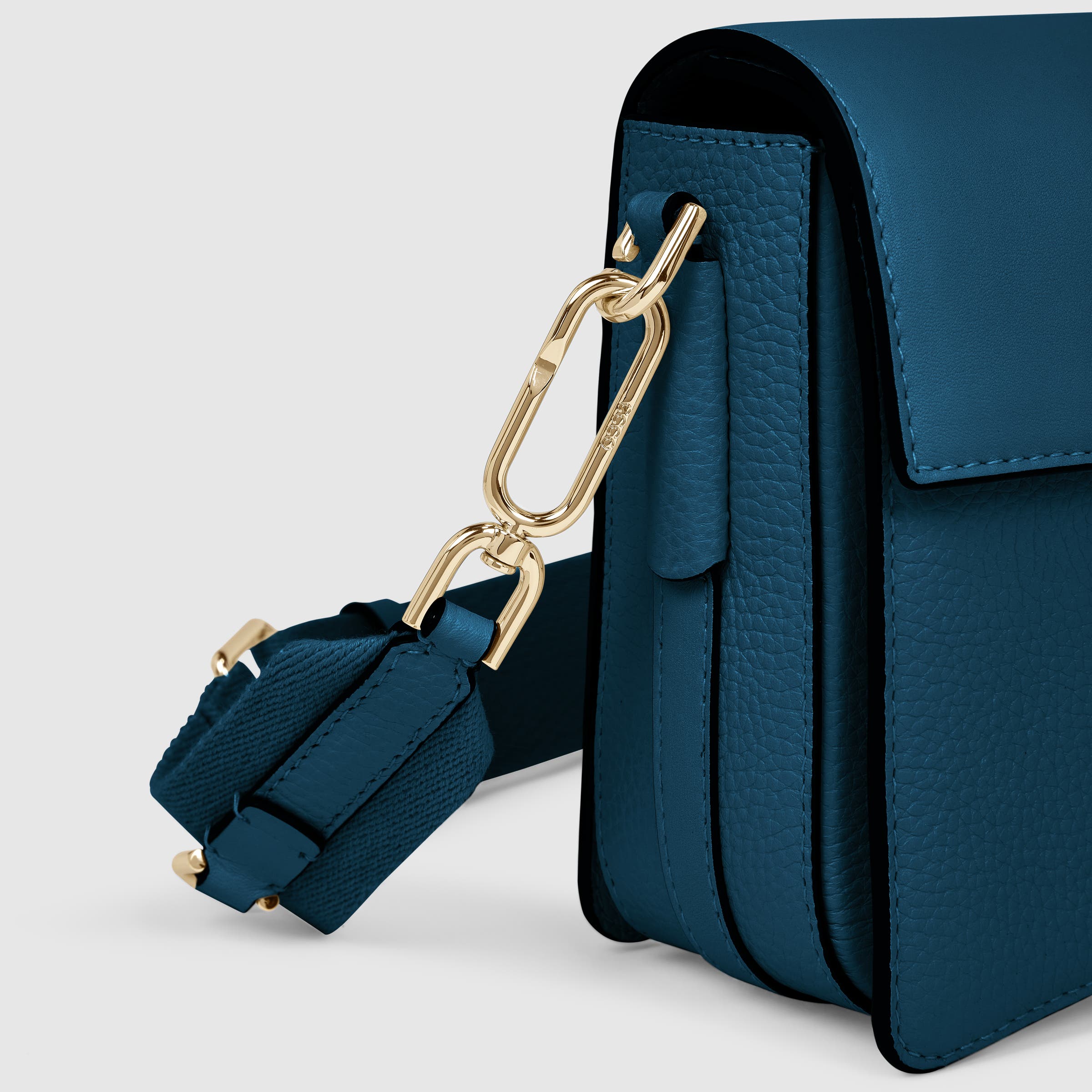 ECCO Textureblock Pinch Full Size レザークロスボディバッグ - ブルー - Detail-2